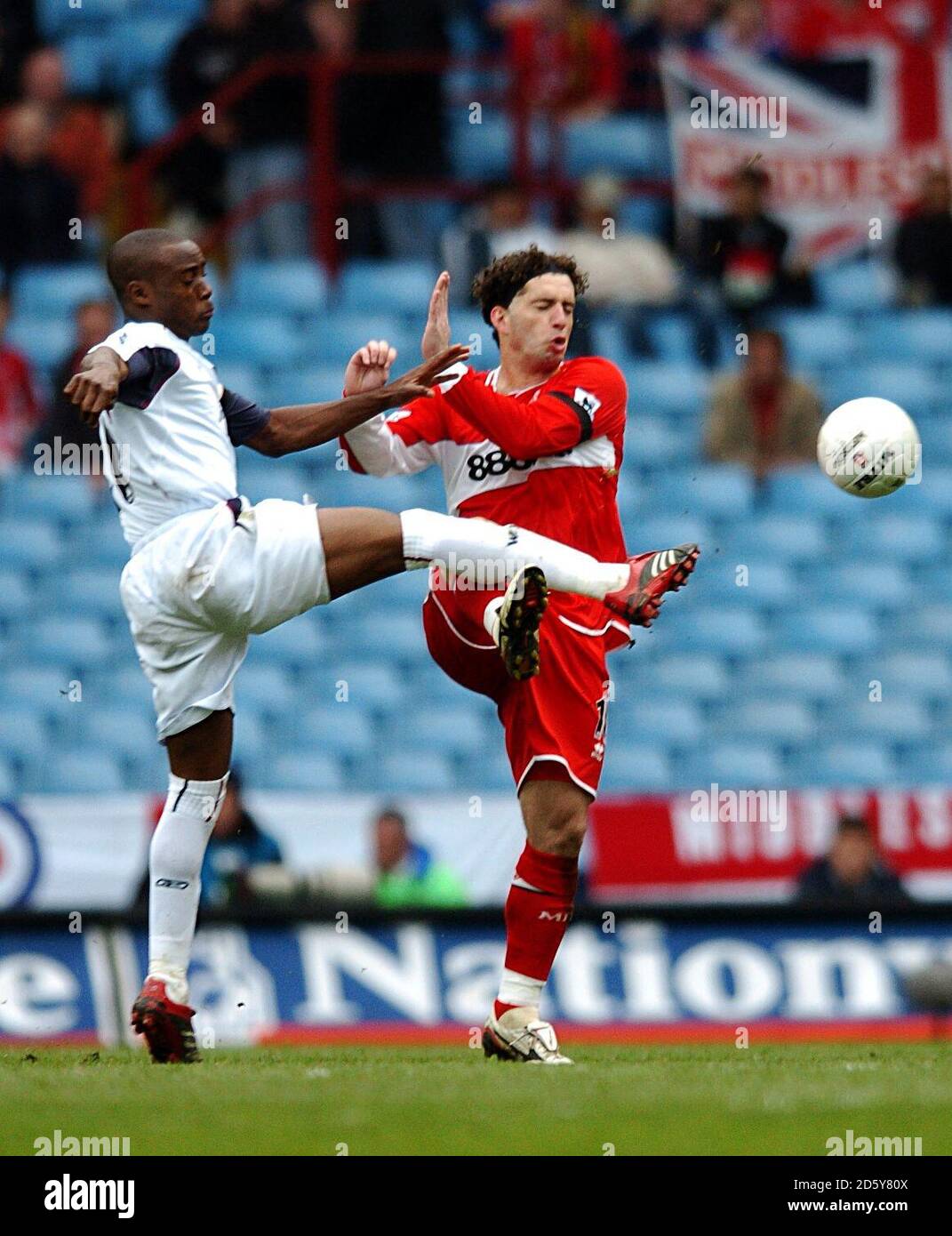 Fabio Rochemback de Middlesbrough et Nigel Reo-Coker de West Ham United Banque D'Images