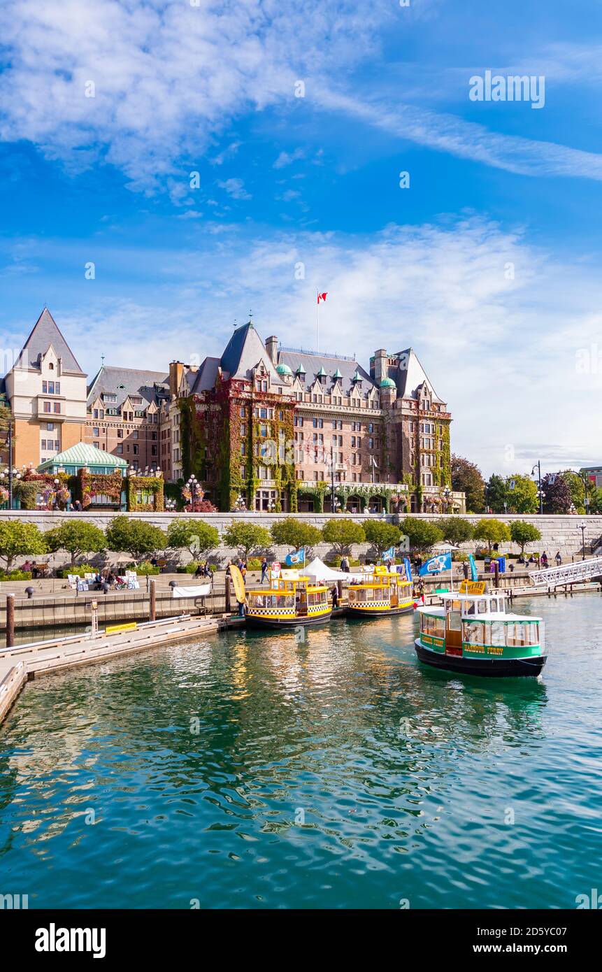 Canada, Colombie-Britannique, île de Vancouver, Victoria, Harbour, Harbour Ferries, Water taxis, Hôtel Fairmont Empress Banque D'Images