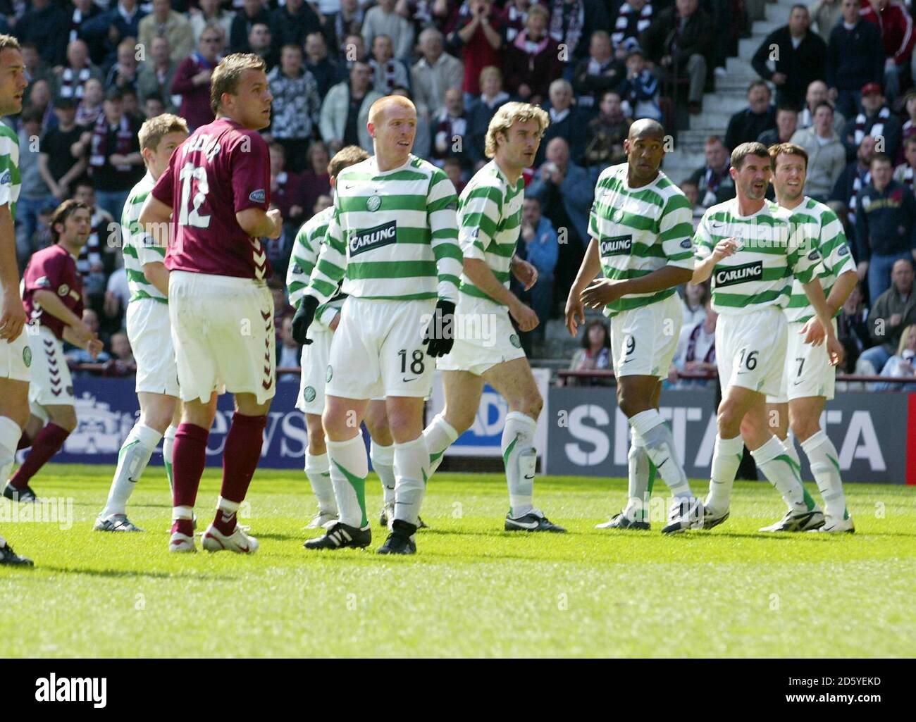 Paul Hartley, Hearts (l) marque son but Banque D'Images