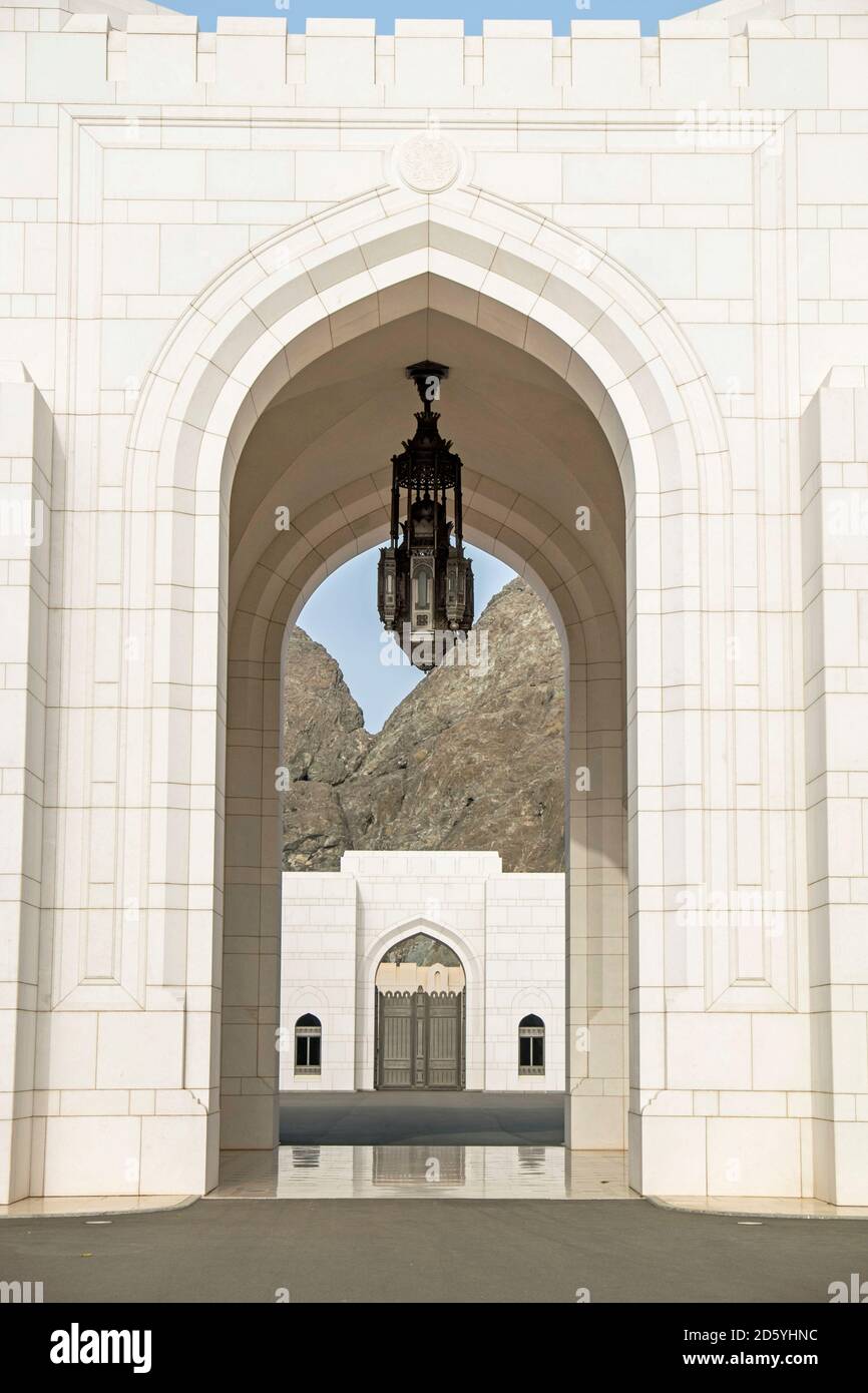 Oman, Muscat, Qasr al-Alam, Palais de Sultan Qaboos, Archway et porte d'entrée Banque D'Images