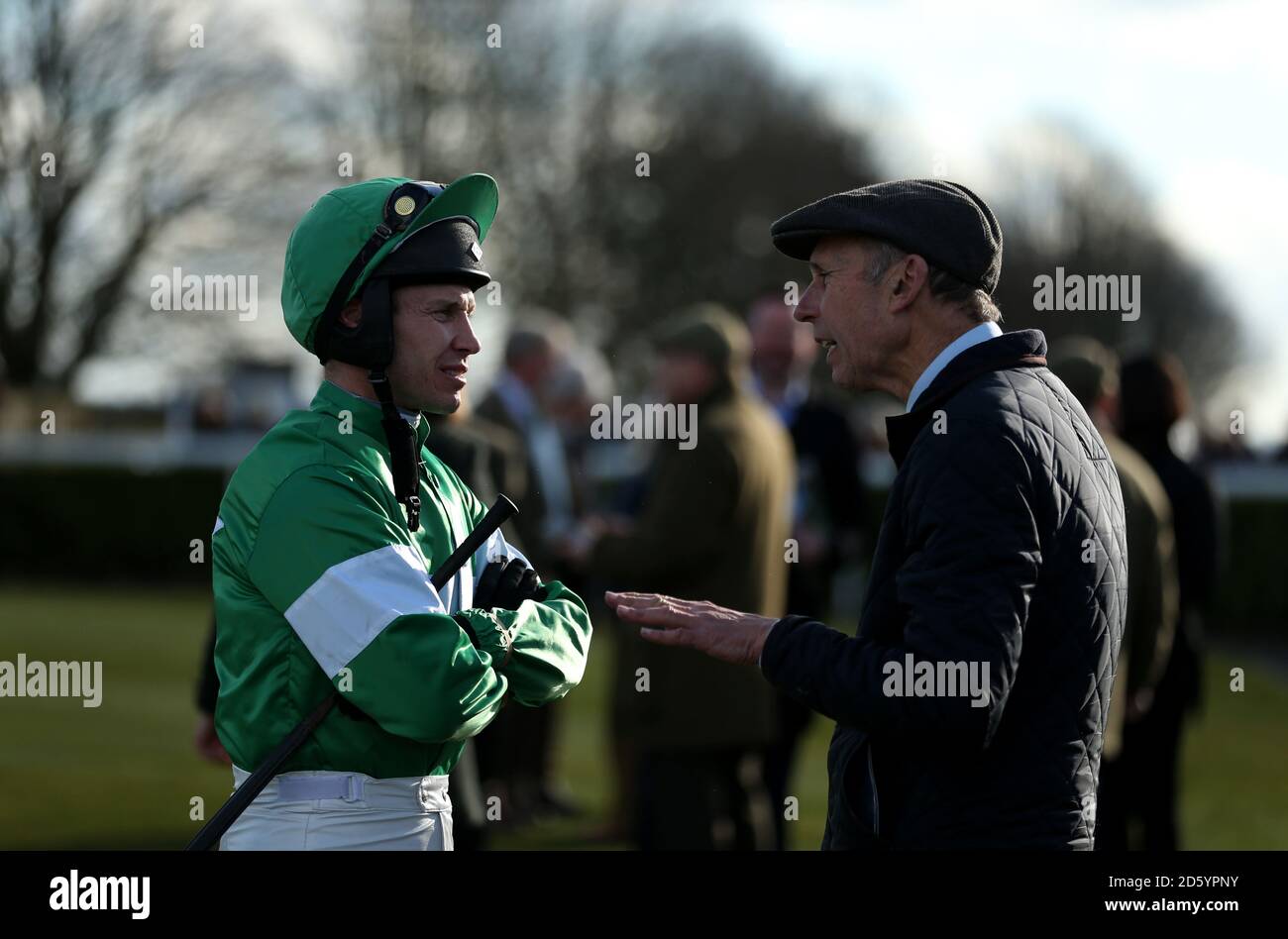 Jockey R Johnson dans le Paddock avant le 14h45 Course de haies de Betway Kingwell Banque D'Images