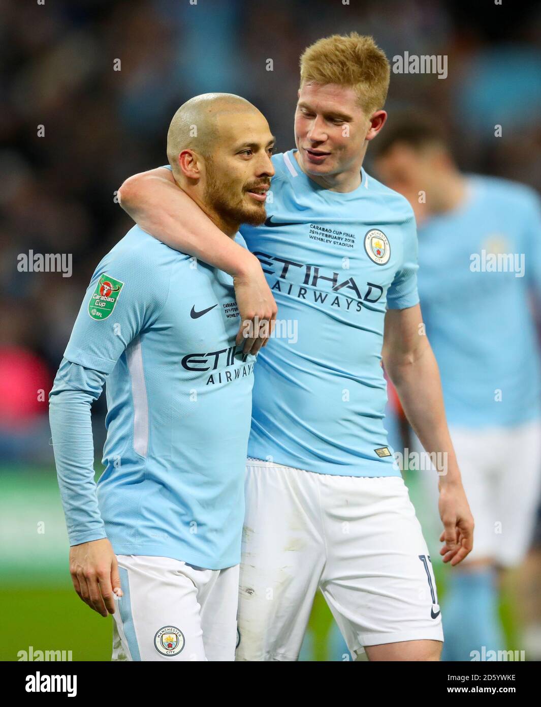David Silva de Manchester City (à gauche) et Kevin de de de Manchester City Bruyne célèbre après le coup de sifflet final Banque D'Images