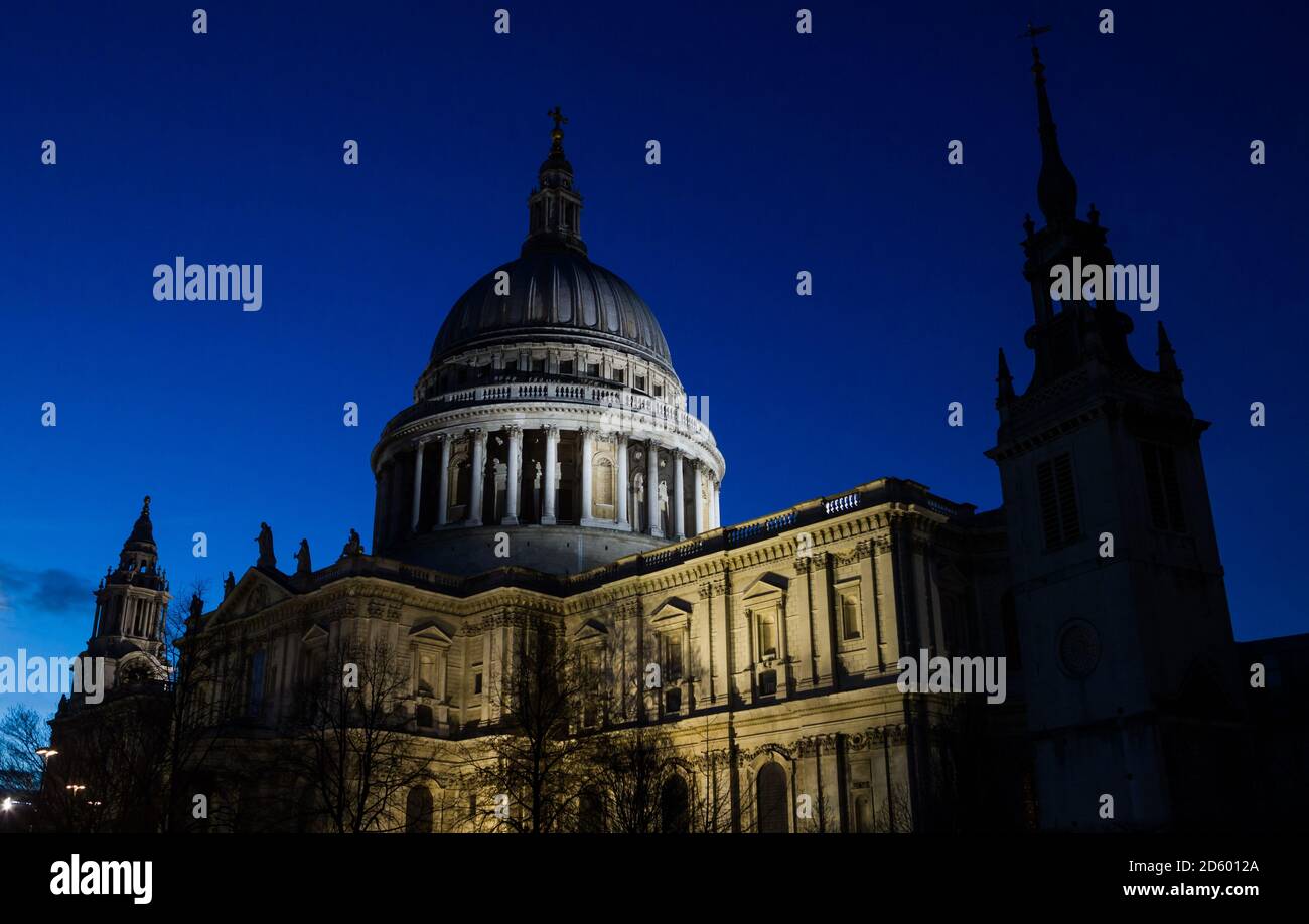 Vue générale sur la cathédrale Saint-Paul de Londres Banque D'Images