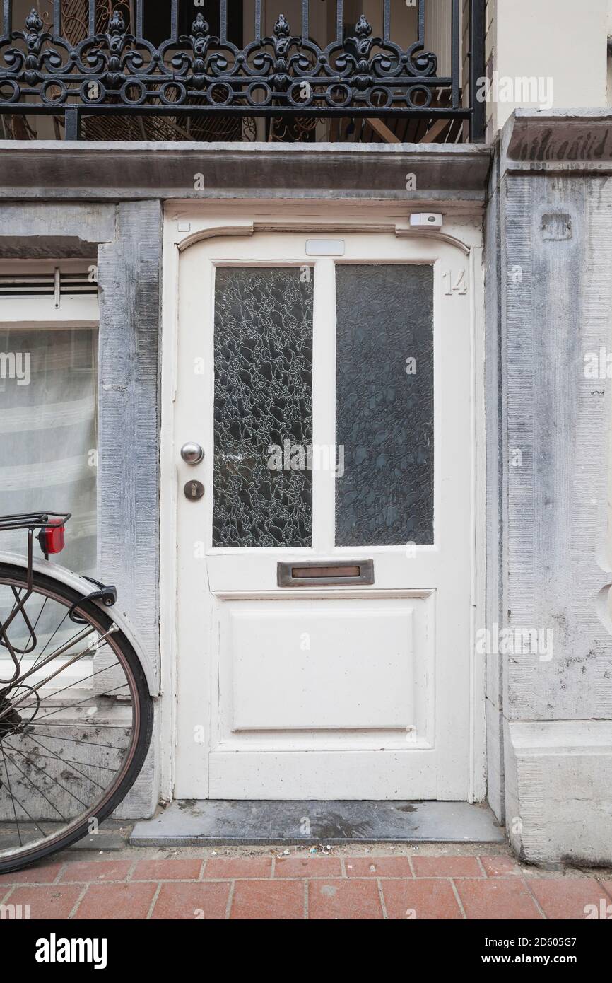 Belgique, Flandre, Blankenberge, porte d'entrée d'une maison ancienne Banque D'Images