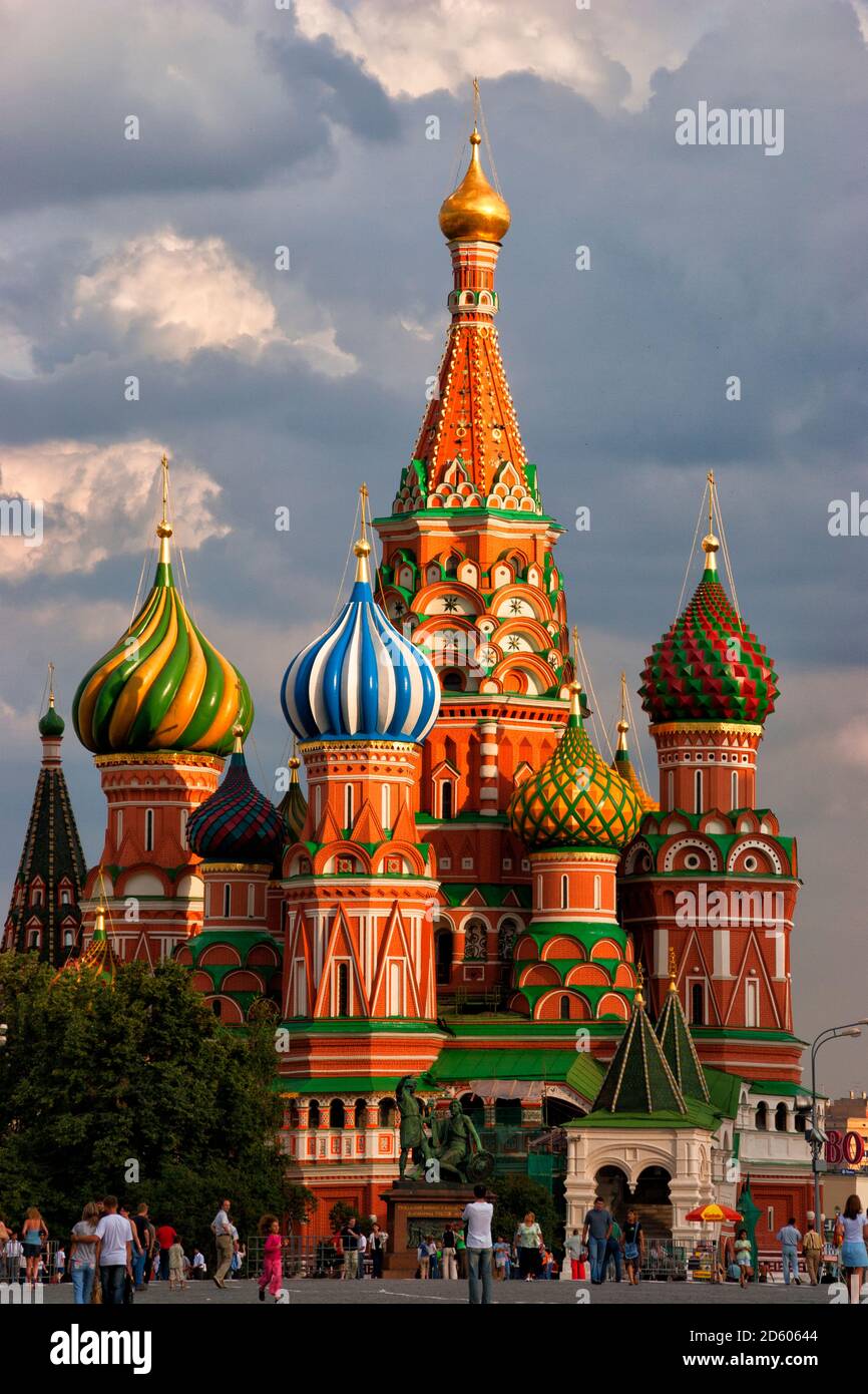 Russie, Moscou, la place Rouge, la cathédrale Saint-Basile Banque D'Images