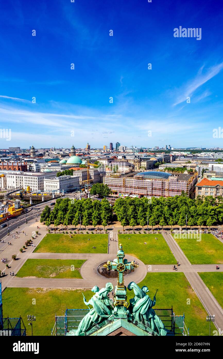 Vue sur la ville depuis le toit de la cathédrale de Berlin, Berlin, Allemagne Banque D'Images