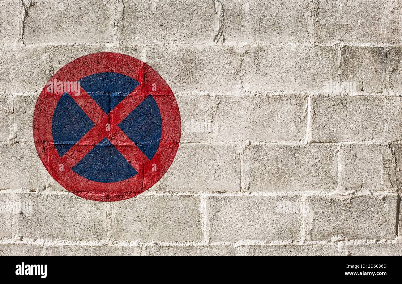 Espagne, Andalousie, Tarifa, l'arrêt de restriction sur mur de pierre Banque D'Images