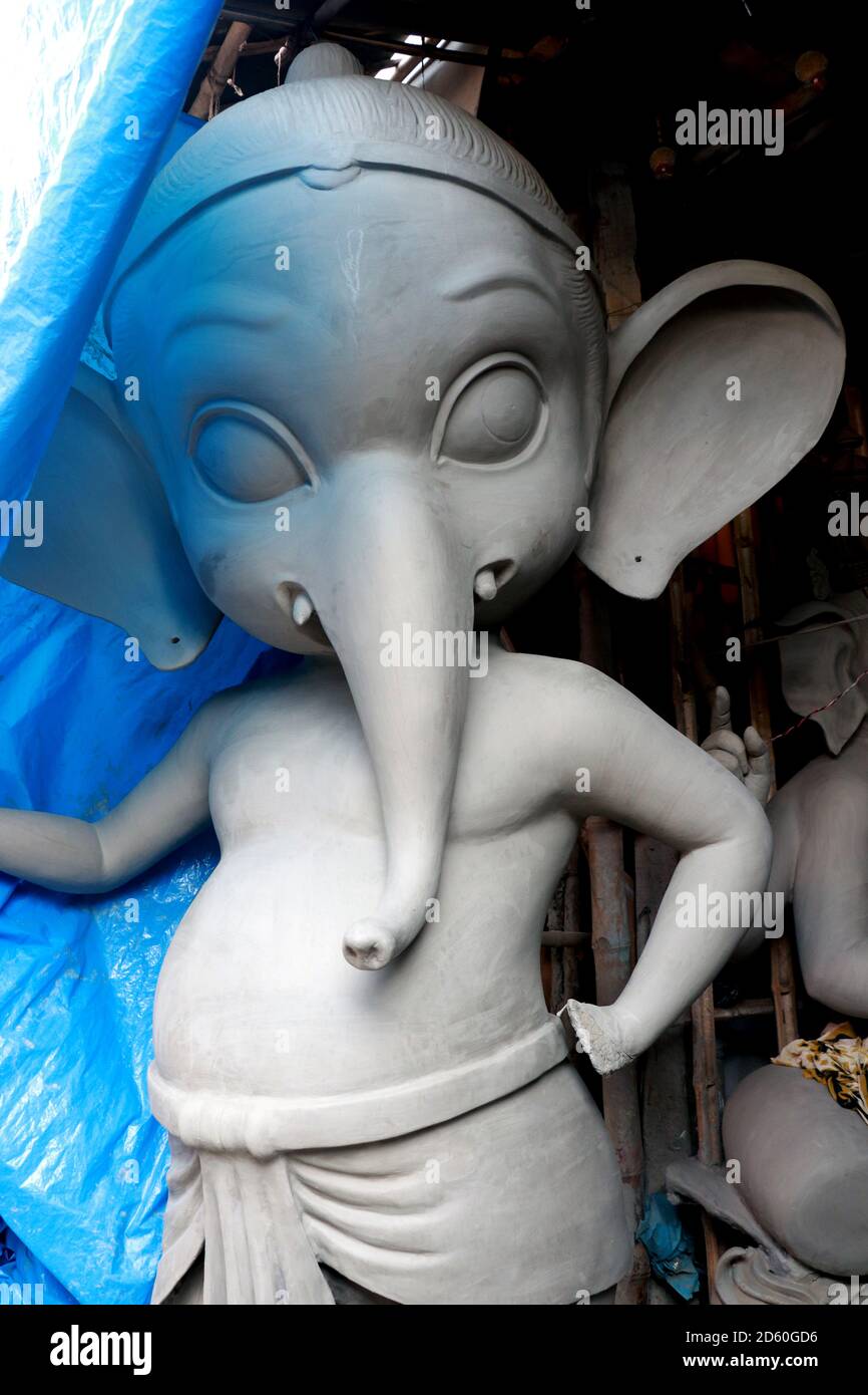 Kolkata, Inde le 23 août 2019 : Clay idole du Seigneur hindou Ganesh, en préparation pour le festival de Durga Puja au Bengale à Kumartuli à Kolkata. Banque D'Images