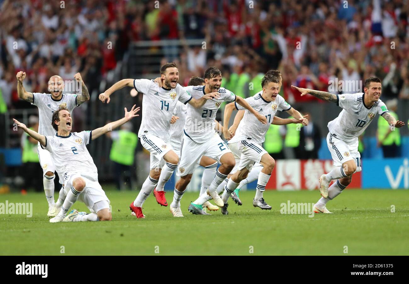 Mario Fernandes, Vladimir Granat, Aleksandr Yerokhin, Aleksandr Golovin, Fyodor Kudryashov, Roman Zobnin, Ilya Kutepov et Fyodor Smolov célèbrent la défaite de l'Espagne 4-3 sur des sanctions Banque D'Images