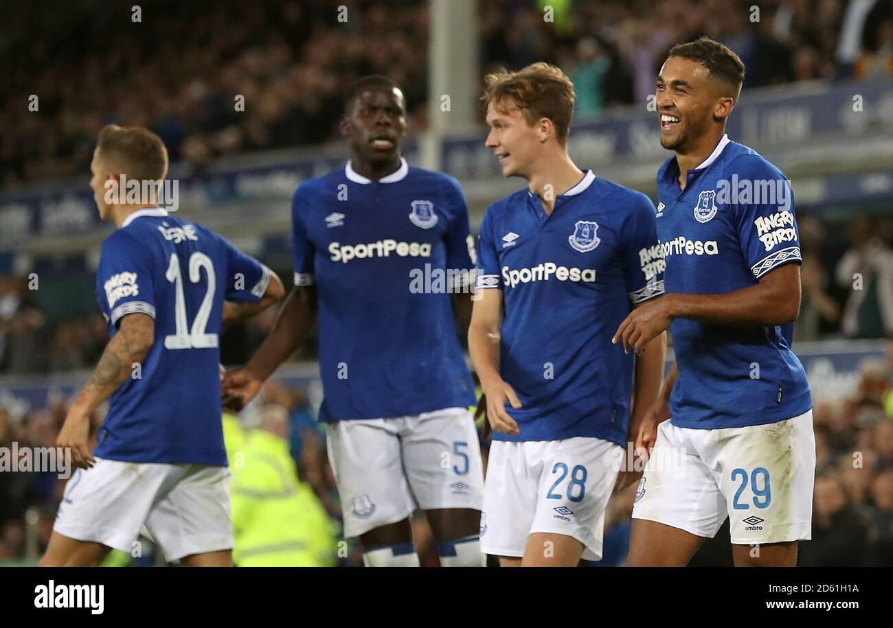 Dominic Calvert-Lewin d'Everton (à droite) célèbre le troisième but de son équipe avec Kieran Dowell (deuxième à droite), Kurt Zouma et Lucas digne (à gauche) Banque D'Images