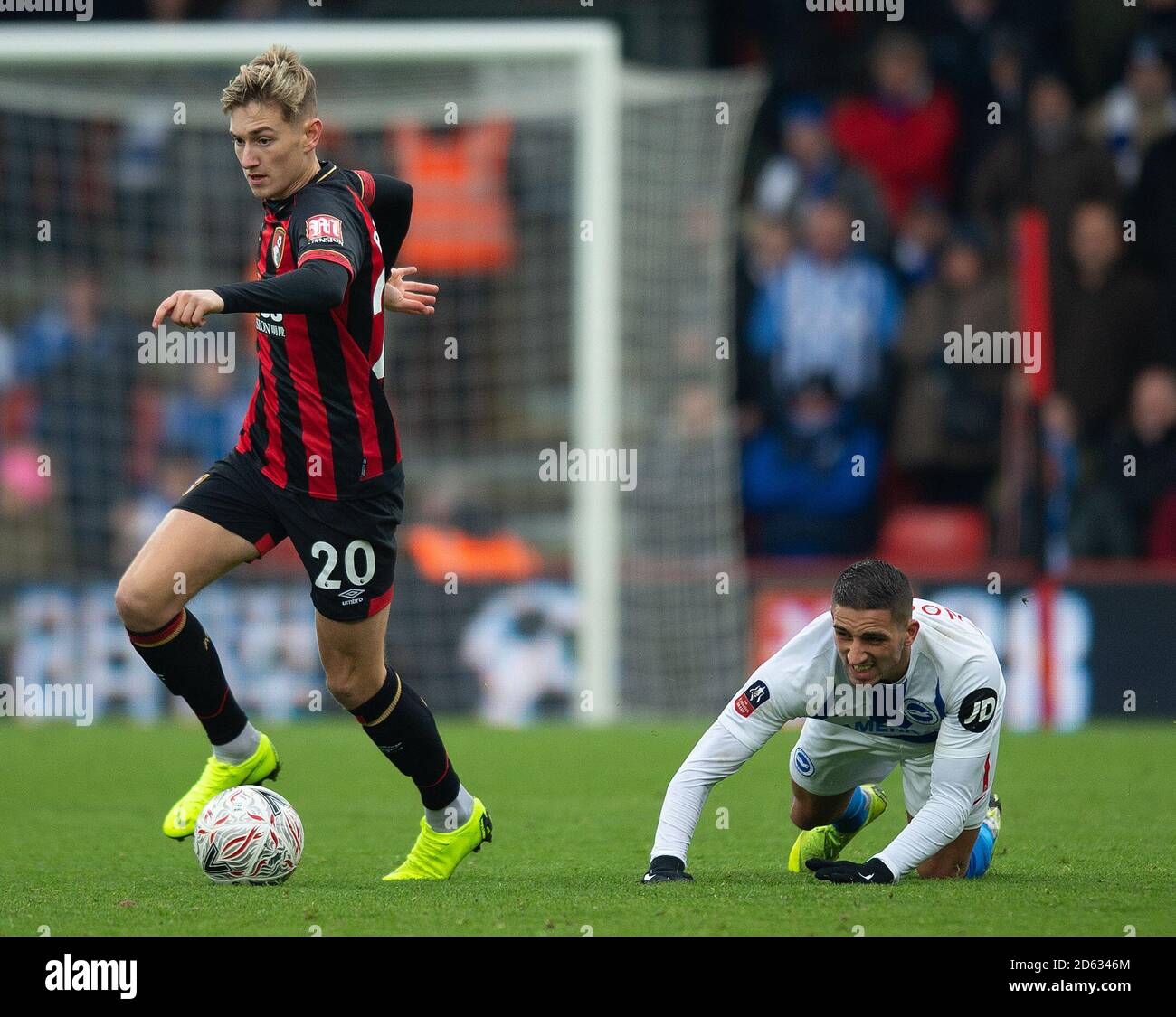 David Brooks, de l'AFC Bournemouth, prend la direction de Brighton & Hove Albion Anthony Knockaert Banque D'Images