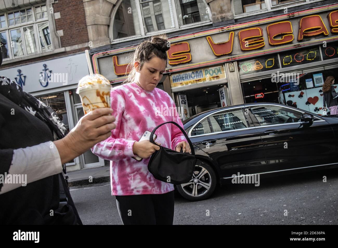 Scène de rue à l'extérieur de Las Vegas arcade d'amusement sur Wardour Street, Soho, Londres, West End. Angleterre, Royaume-Uni Banque D'Images