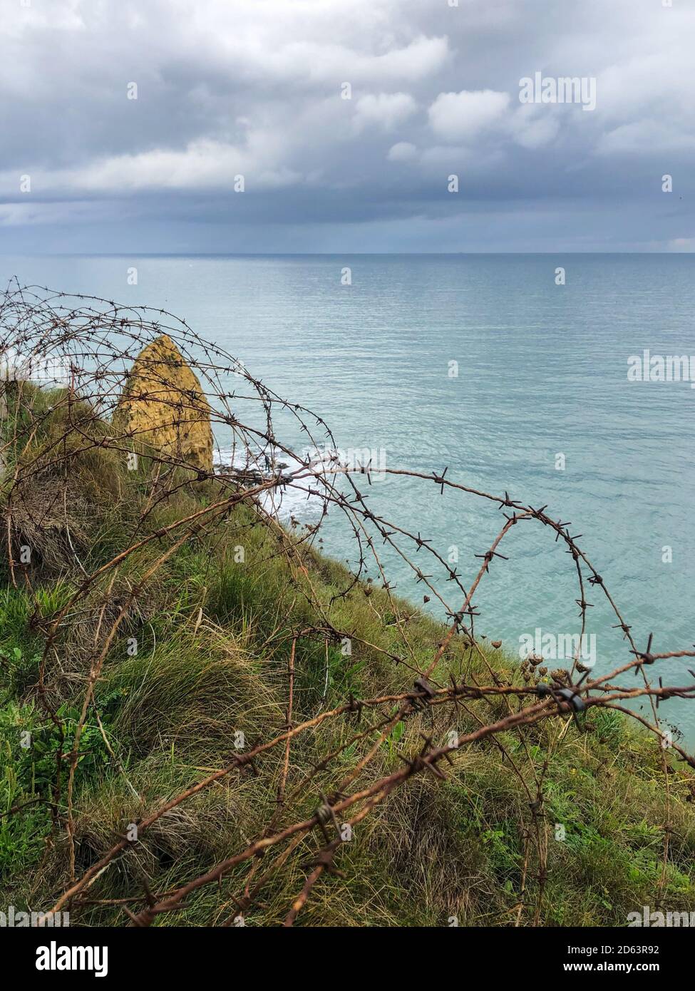 Restes de barbelés de la défense allemande. Mur Atlantique. WW2. Pointe du hoc. Normandie, France Banque D'Images