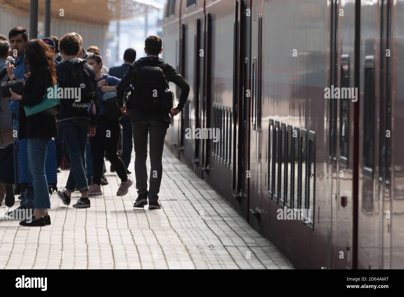 2 Juillet 2019 Moscou, Russie. Passagers sur la plate-forme de la gare de Kiev à Moscou avant le départ du train. Banque D'Images