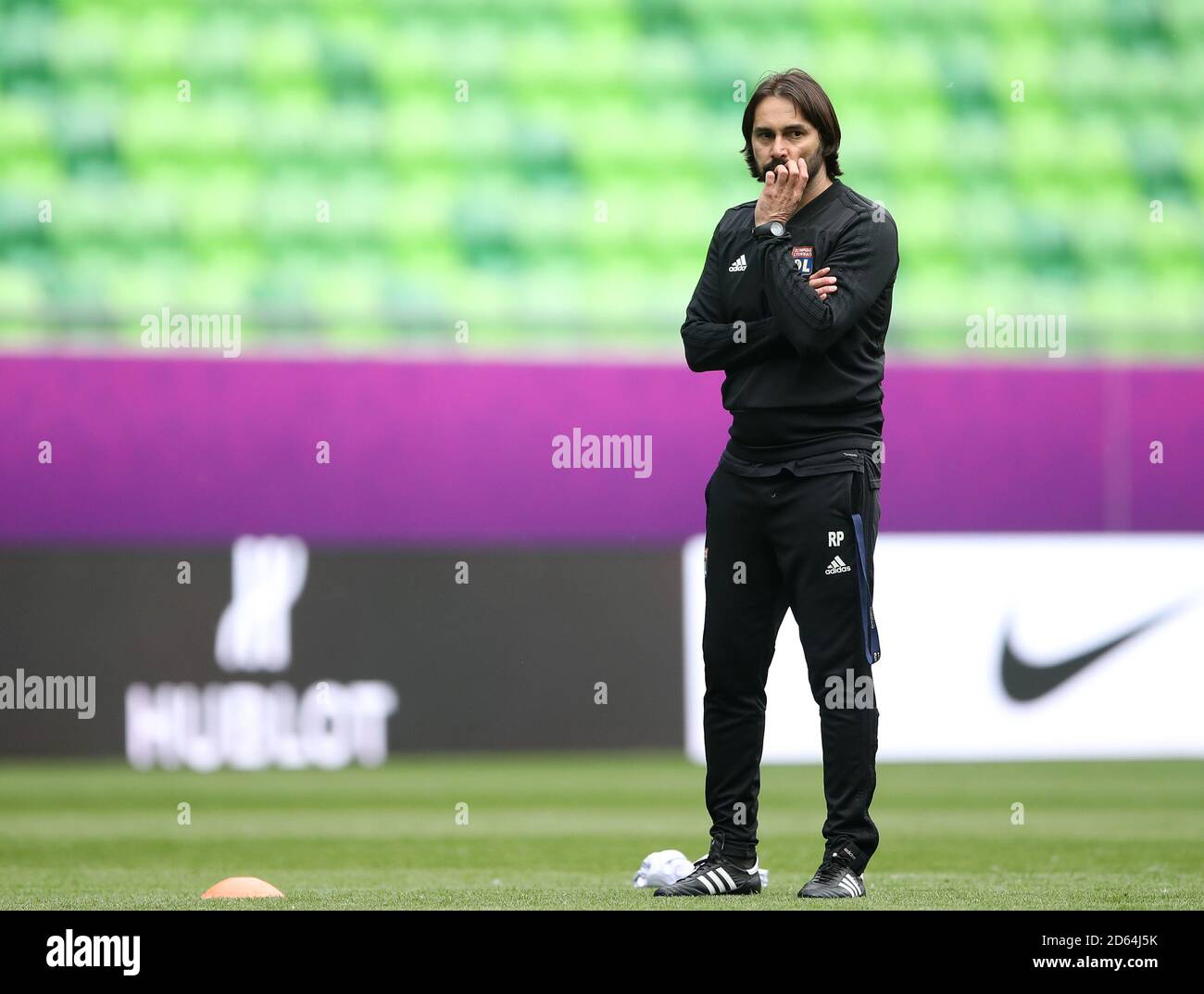 Reynald Pedros, le Manager de Lyon, lors d'une session d'entraînement avant la finale de la Ligue des champions des femmes de l'UEFA à l'arène Groupama, Budapest Banque D'Images