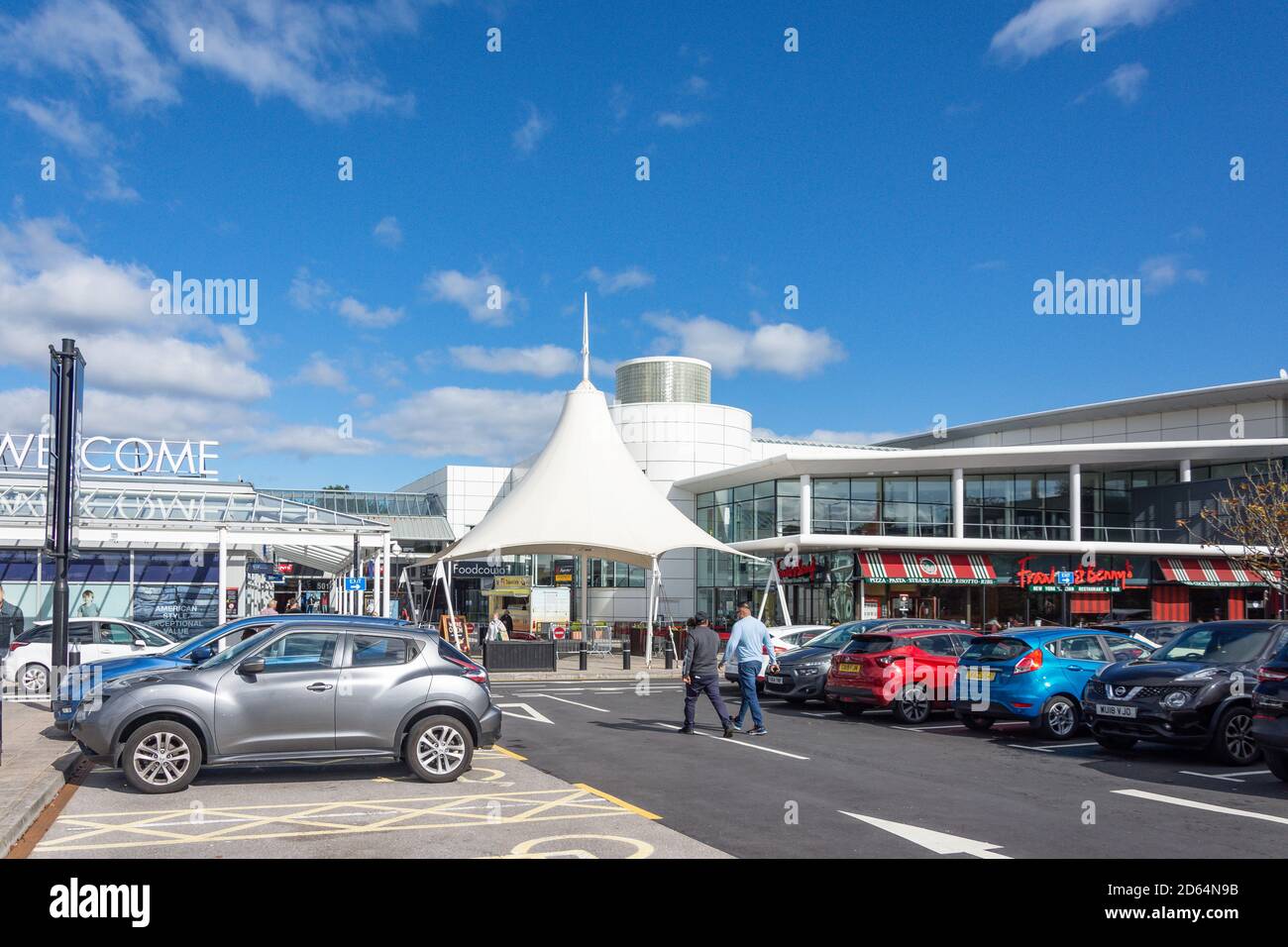 McArthur Glen Designer Outlet Village Bridgend, Litchard Hill, Bridgend (Pen-y-bont ar Ogwr), Bridgend County Borough, pays de Galles (Cymru), Royaume-Uni Banque D'Images