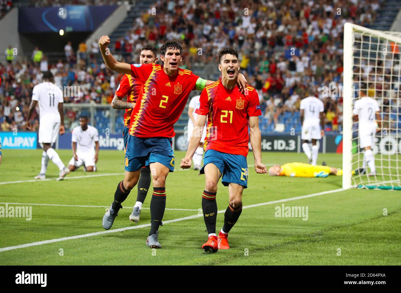 Espagne Marc Roca de 21 célèbre marquer ses côtés premier but du match Banque D'Images