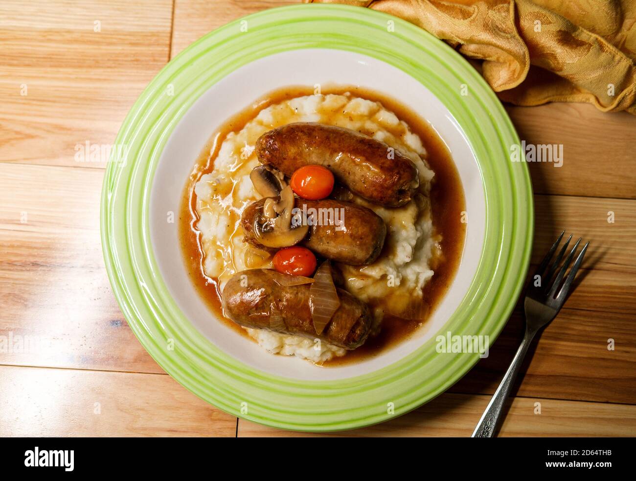 Langes britanniques et purée de saucisse et purée de pommes de terre à l'oignon sauce Banque D'Images