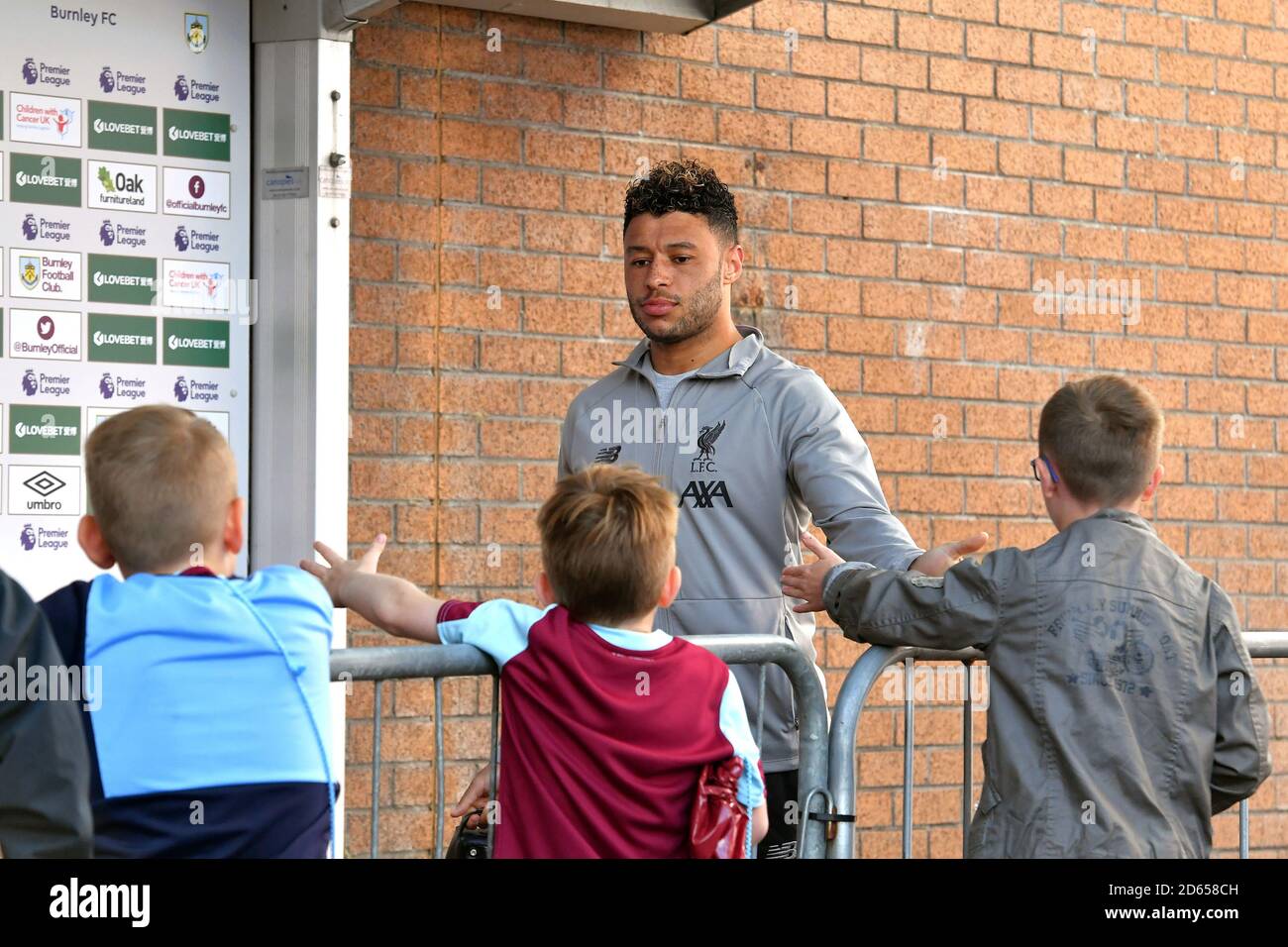 Alex Oxlade-Chamberlain de Liverpool arrive à Turf Moor avant le match Banque D'Images