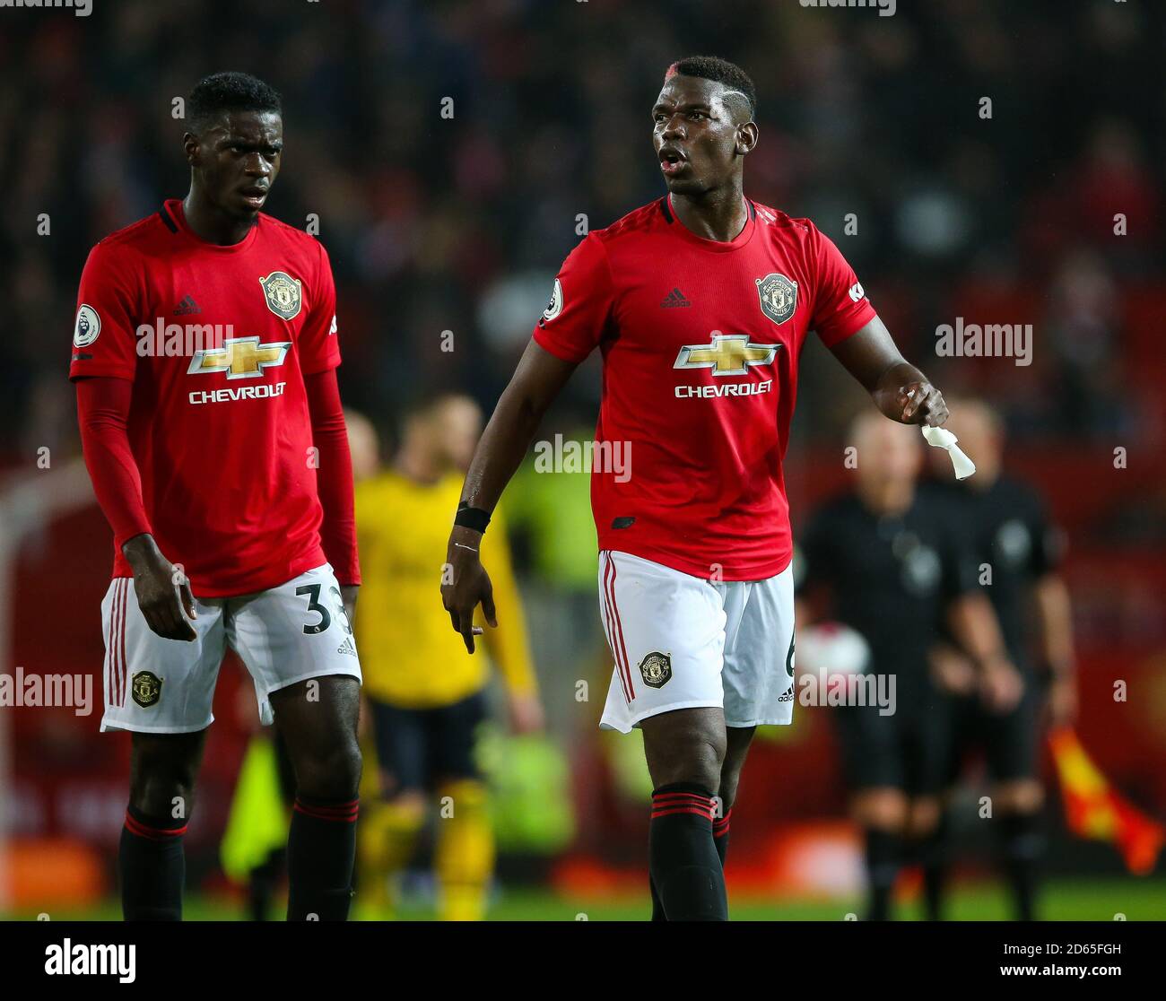 Axel Tuanzébe de Manchester United et Paul Pogba de Manchester United lors du match de la Premier League à Old Trafford Banque D'Images