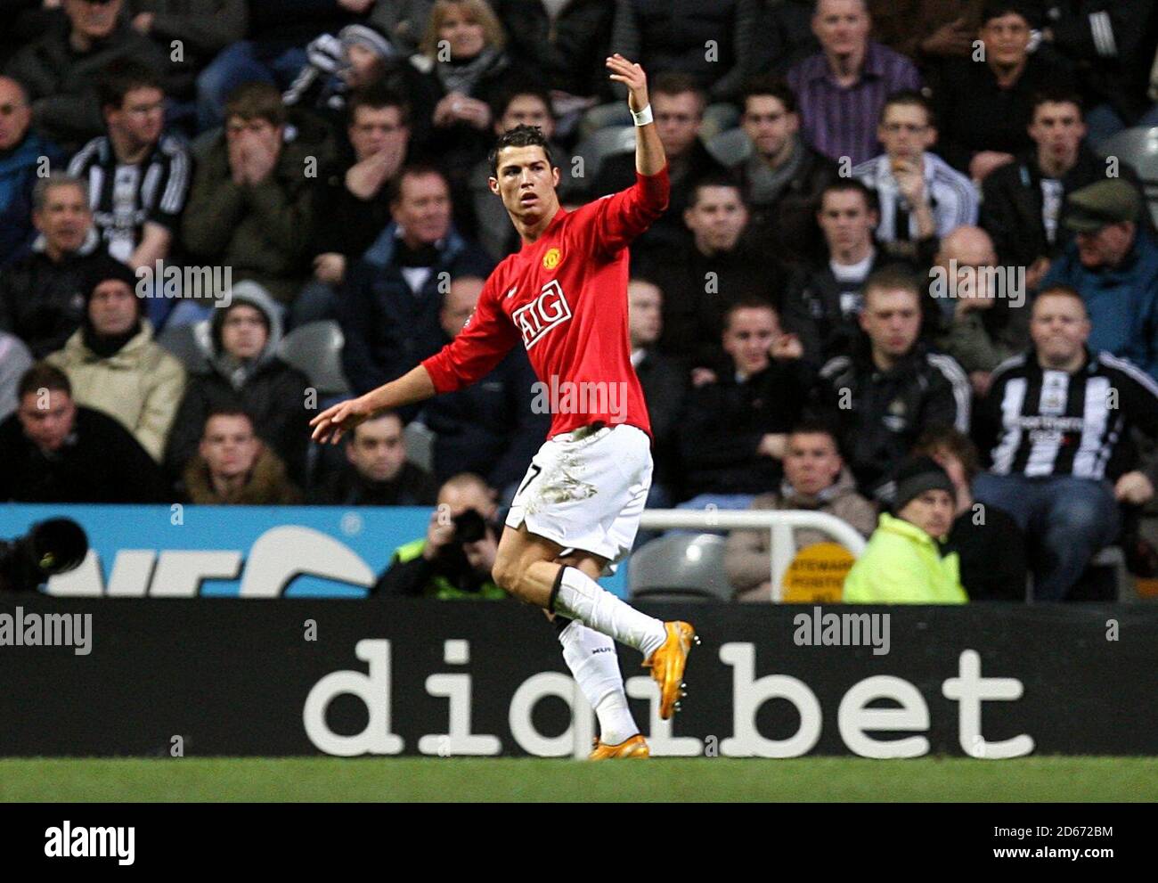 Cristiano Ronaldo de Manchester United célèbre après avoir marquant le deuxième but du match. Banque D'Images