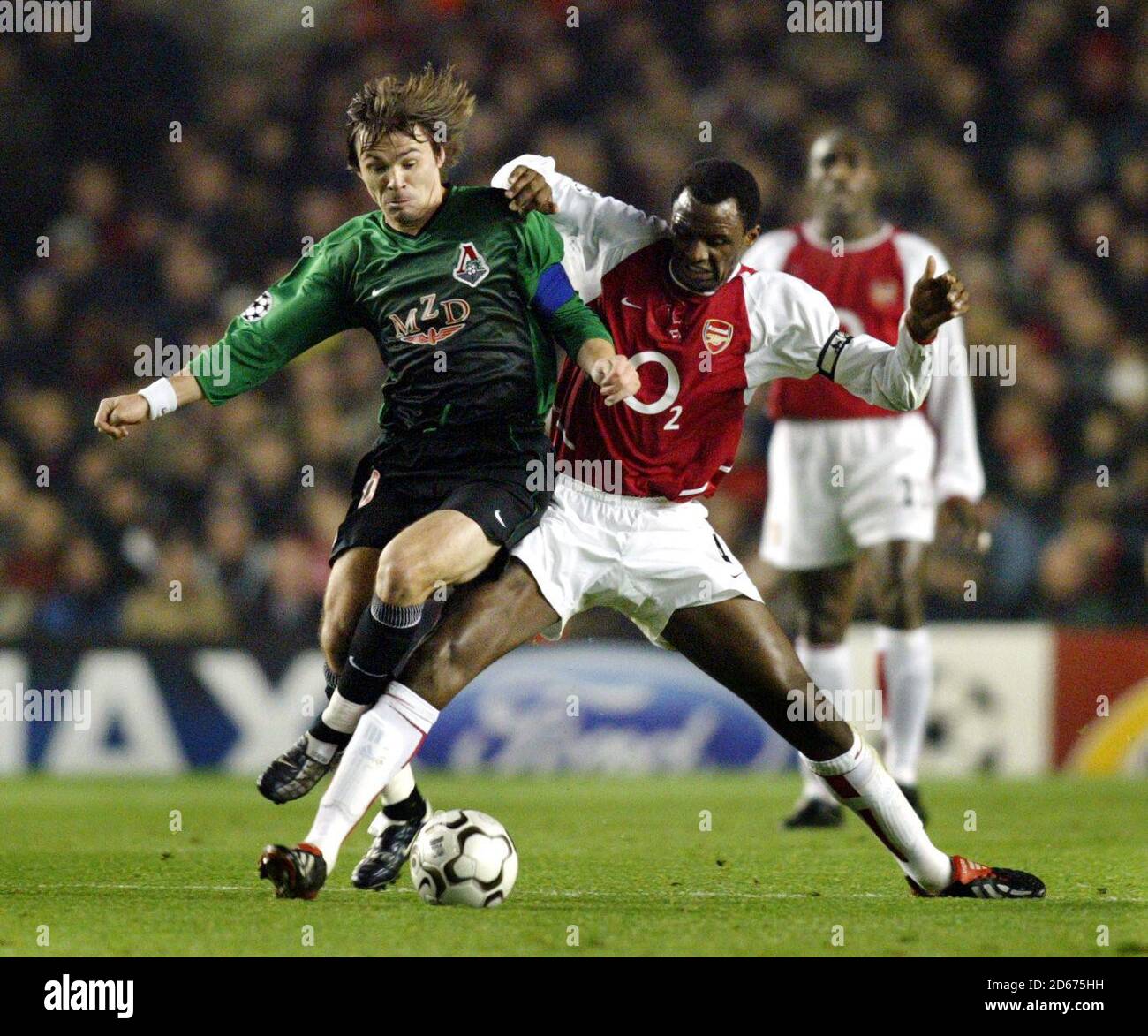 Patrick Vieira d'Arsenal et Dmitry Loscov de Moscou, de Lokomotiv Banque D'Images