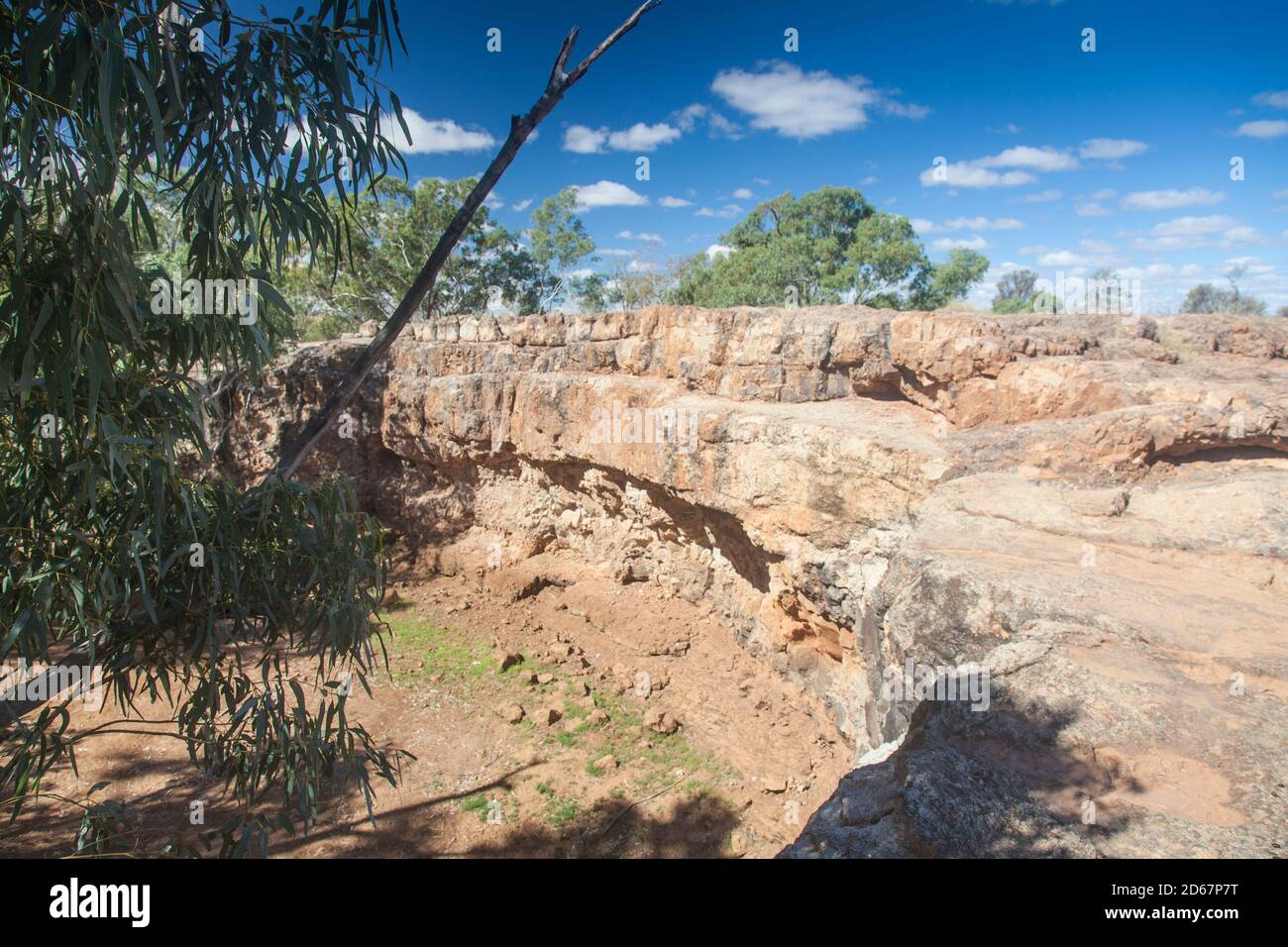Skull Hole, site d'un massacre aborigène, parc national de Bladensburg, Winton, Outback Queensland. Banque D'Images Skull Hole, site d'un massacre aborigène, parc national de Bladensburg, Winton, Outback Queensland. Banque D'Images