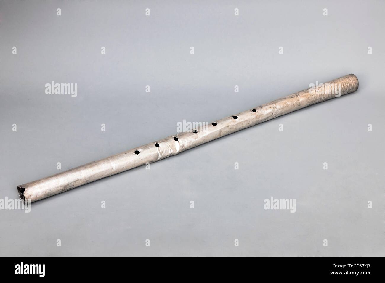 Metal Quena (flûte), collection Chimu d'entrepôt de musée, 'Musée national d'archéologie, d'anthropologie et d'histoire du Pérou', Lima, Pérou, Amérique du Sud Banque D'Images