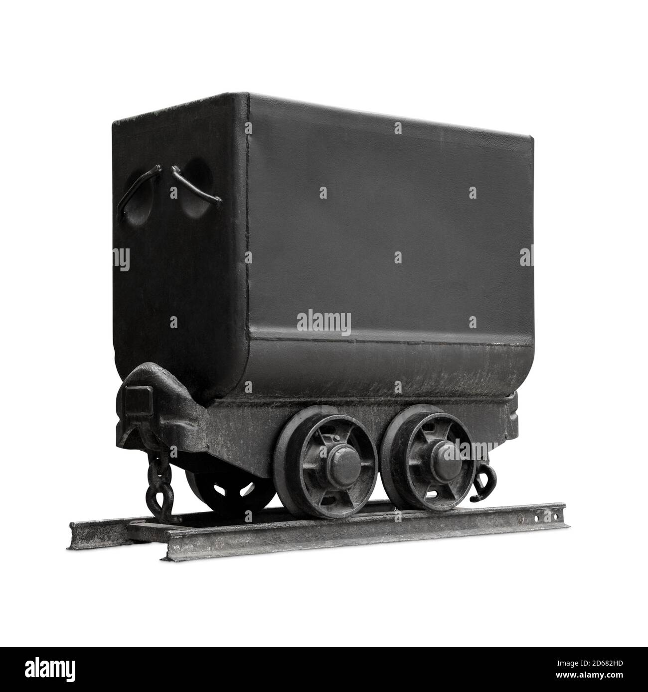 Ancien chariot de mine isolé sur fond blanc avec un chemin d'écrêtage Banque D'Images