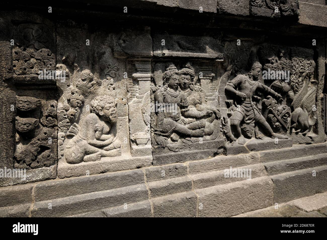 Bas-reliefs au temple de Prambanan près de Yogyakarta, Indonésie Banque D'Images