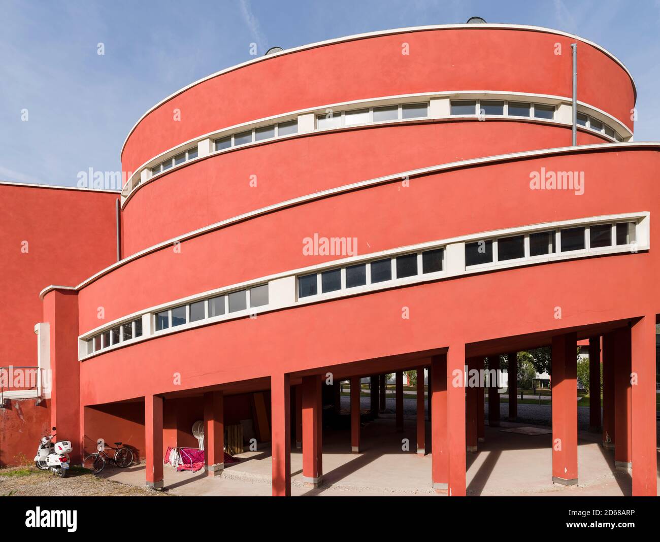 Le bâtiment EURAC dans la Neustadt Bozner - Citta nueva di Bolzano, un chef-d'œuvre architectural du rationalisme italien. Bozen ñ Bolzano, capitale Banque D'Images