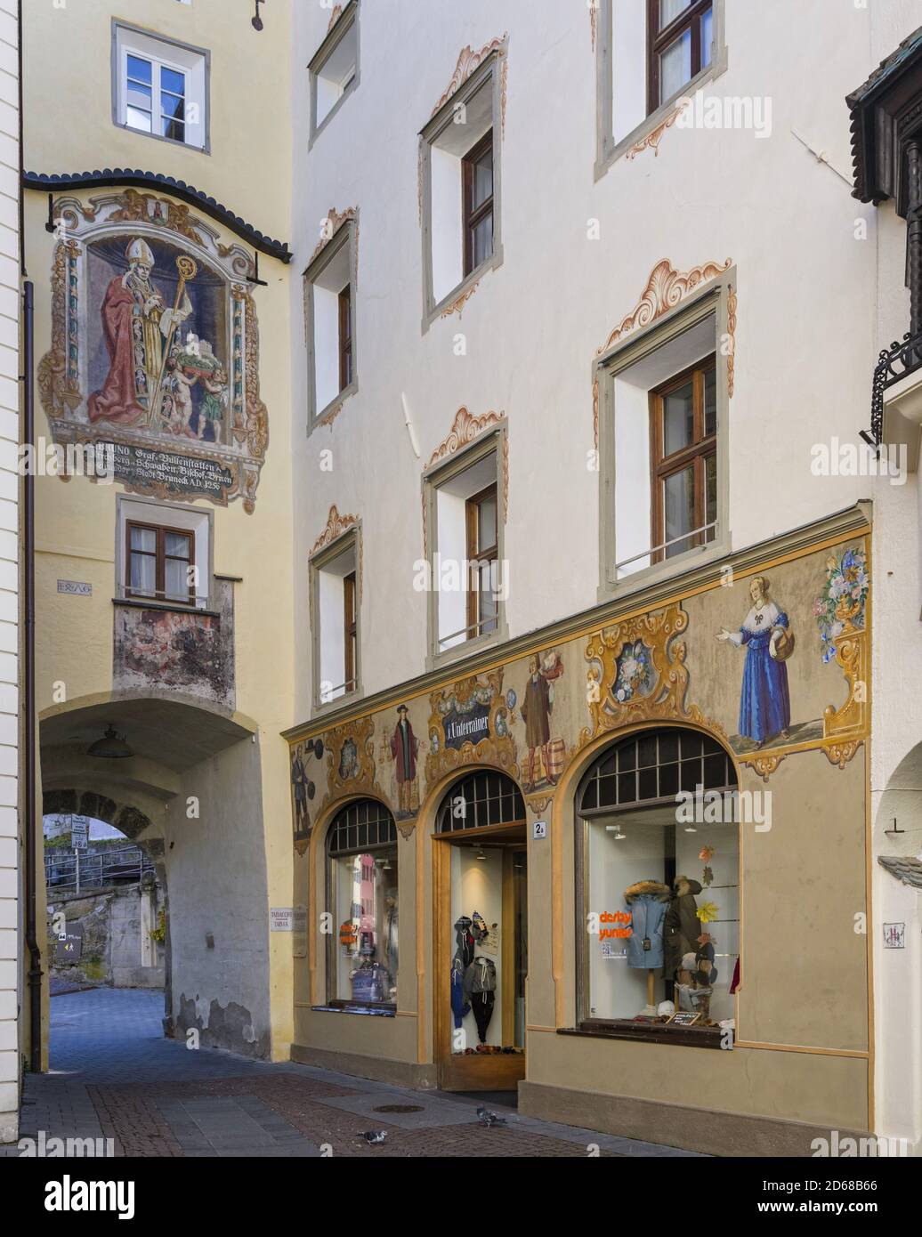 La porte Ragen ou Porta Ragen dans la vieille ville médiévale, Bruneck, Brunico dans la vallée de Puster, Tyrol du Sud, Alto Adige, europe, Europe centrale, italie Banque D'Images
