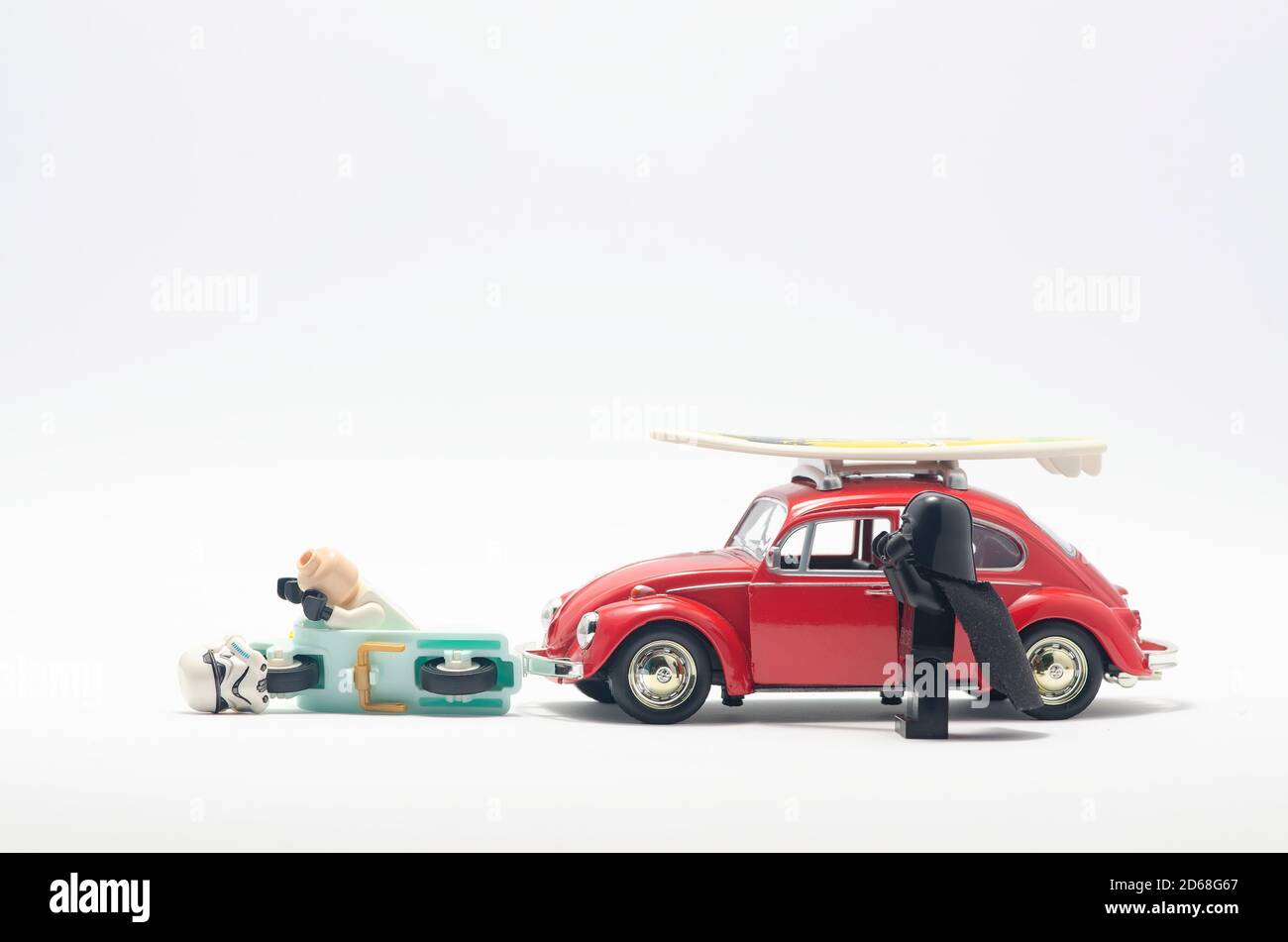 lego darth vader et storm trooper sur scène d'accident. Banque D'Images