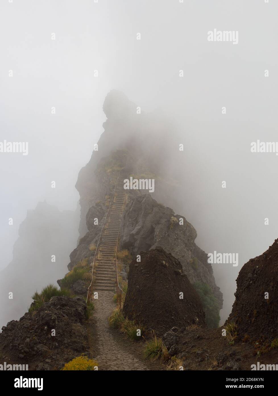 Pico do Arieiro - pic de montagne de Pico Ruivo à Madère Banque D'Images