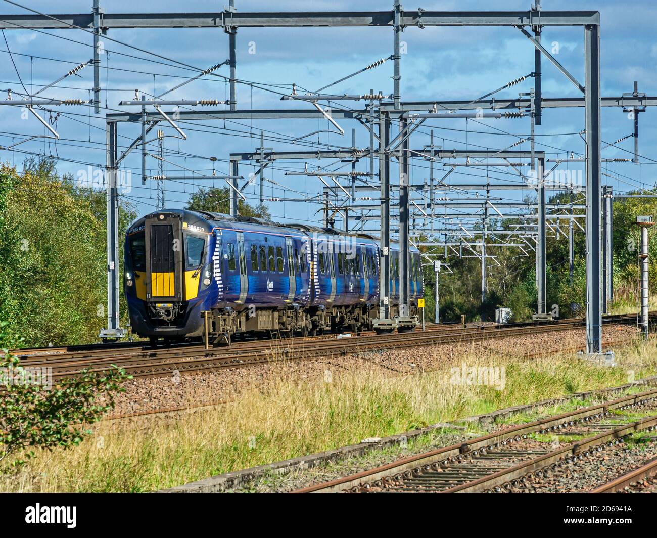 ScotRail nouveau train électrique de classe 385 en passant par Greenhill Junction Près de Bonnybridge Falkirk, en direction de Glasgow Queen Street Banque D'Images