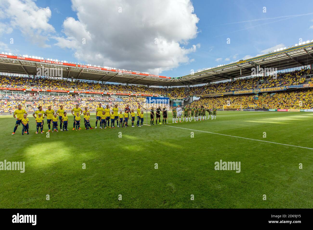 Brondby, Danemark. 05e, août 2018. Les joueurs sont entrés sur le terrain pour le match 3F Superliga entre Broendby IF et le FC Nordsjaelland au stade Brondby. (Crédit photo: Gonzales photo - Thomas Rasmussen). Banque D'Images