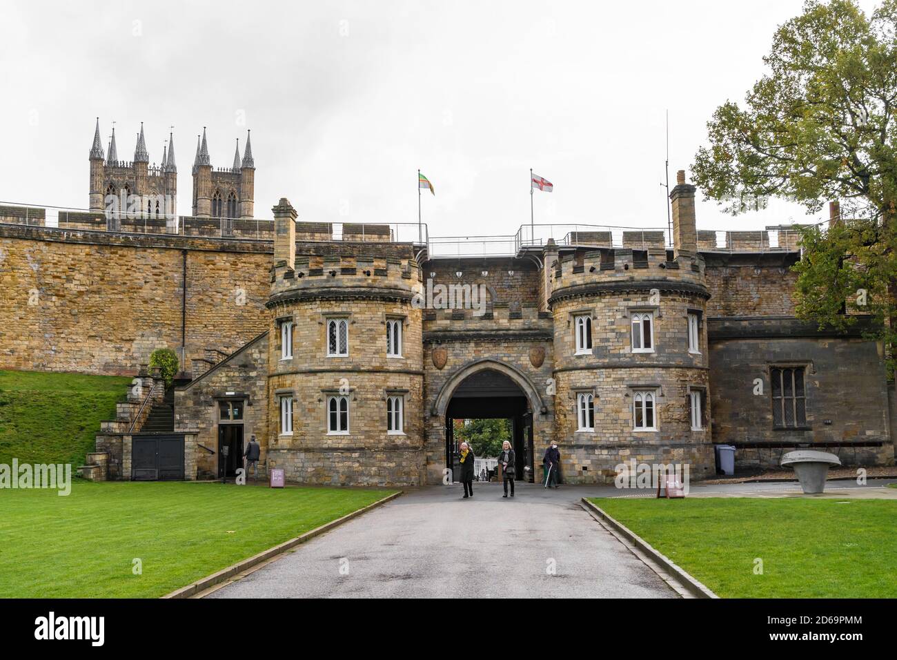 Porte du château Lincoln depuis l'intérieur du parc du château Lincolnshire octobre 2020 Banque D'Images