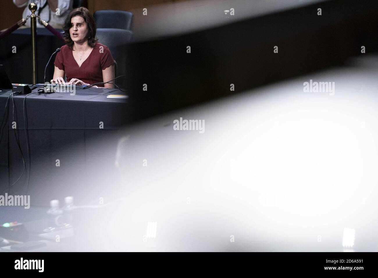 Washington, États-Unis. 15 octobre 2020. Laura Wolk, la première femme aveugle à s'greffier à la Cour suprême et ancienne étudiante de Barrett à la notre Dame Law School, témoigne lors de l'audition de confirmation de la Commission judiciaire du Sénat d'Amy Coney Barrett, la candidate du président américain Donald Trump pour la justice associée de la Cour suprême des États-Unis, Sur Capitol Hill à Washington, DC, le jeudi 15 octobre 2020. Photo de piscine par Sarah Silbiger/UPI crédit: UPI/Alay Live News Banque D'Images