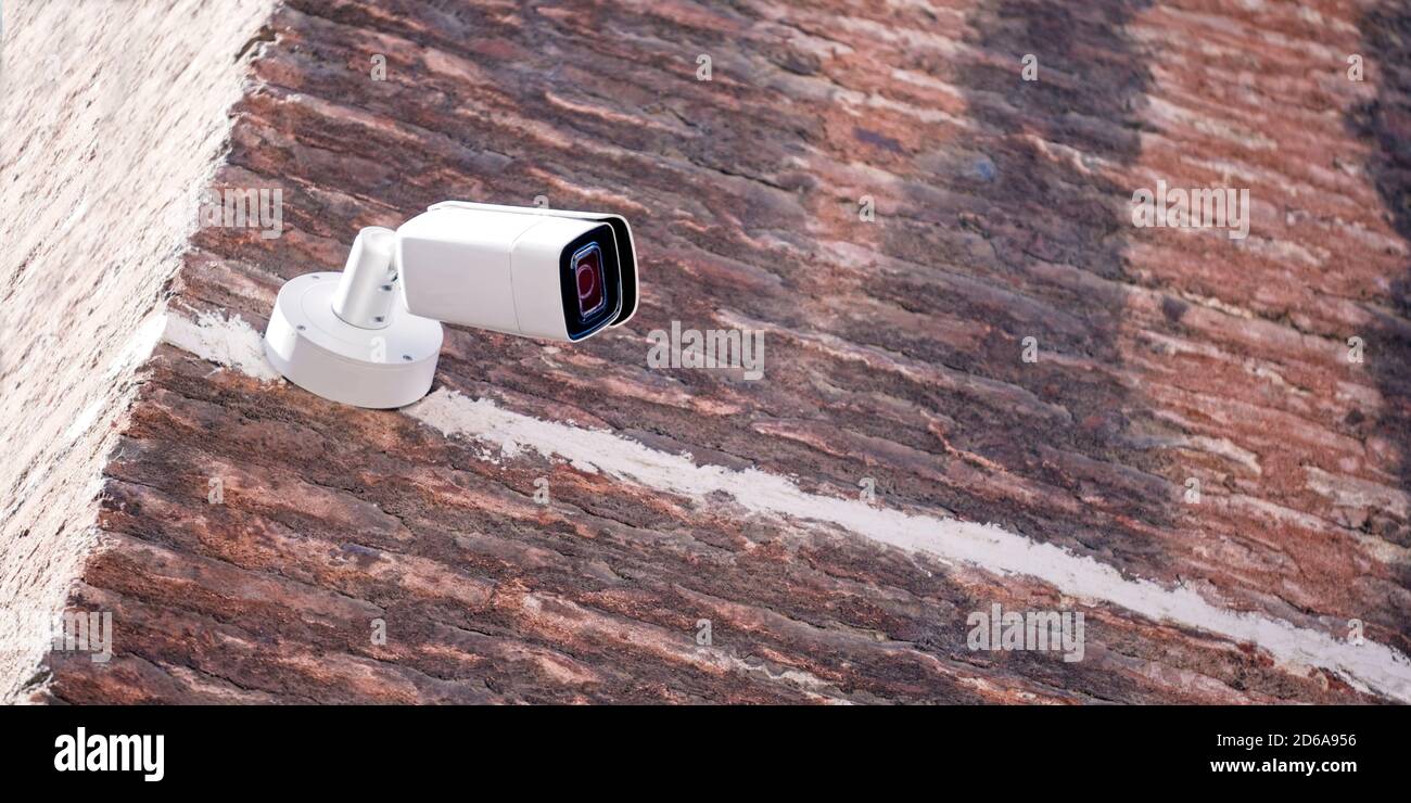 Caméra de surveillance dans la ville. Image panoramique. Banque D'Images