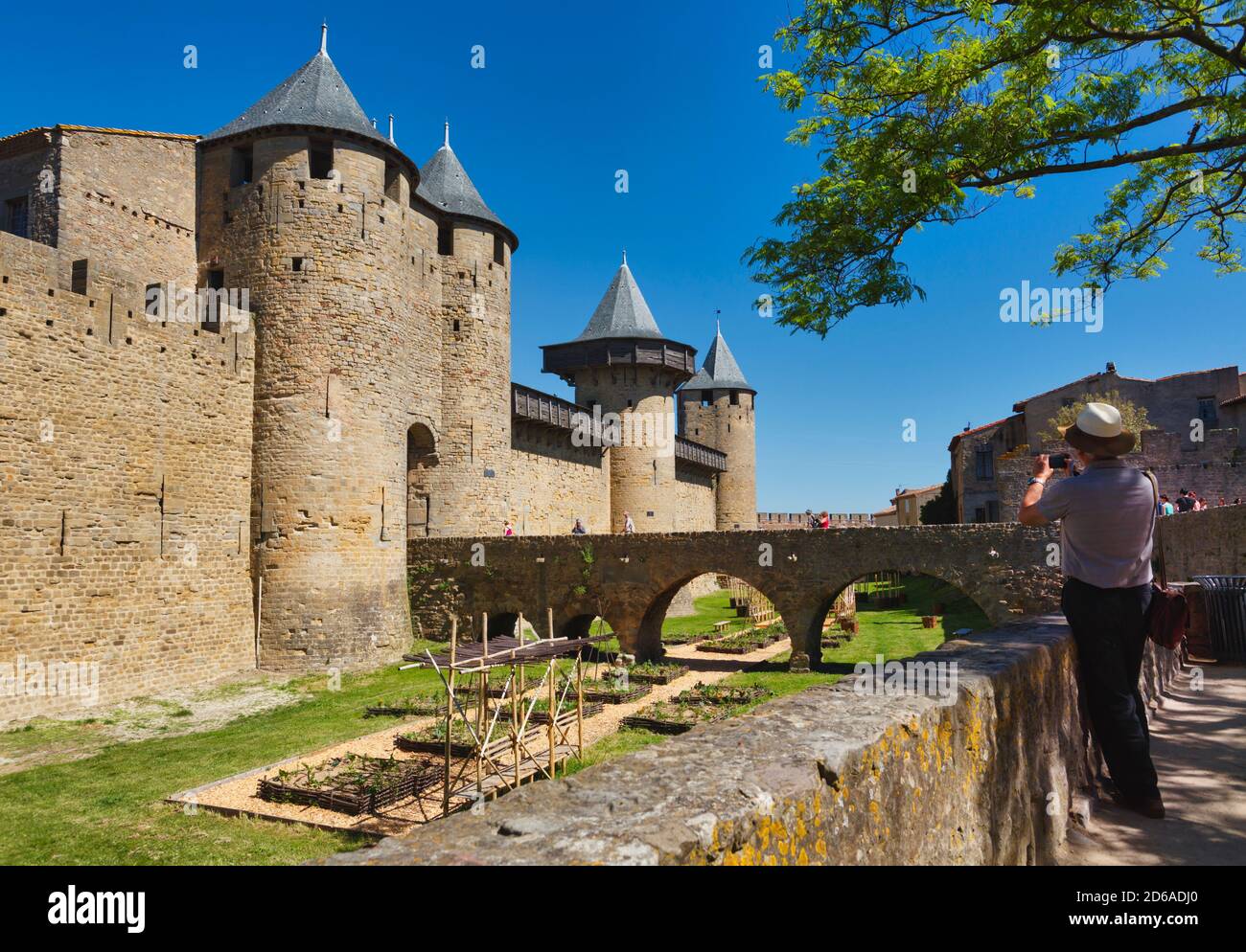 Carcassonne, Languedoc-Roussillon, France. Le Château; une forteresse dans les murs de la ville fortifiée. La Cité de Carcassonne est un H mondial de l'UNESCO Banque D'Images