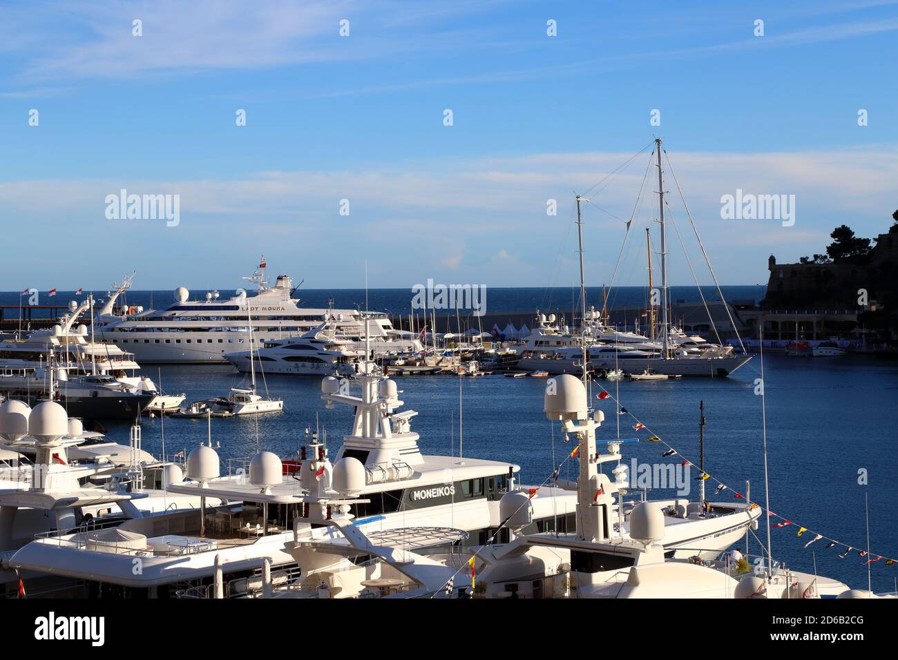 Bateaux de luxe à Port Hercules, Monaco Banque D'Images
