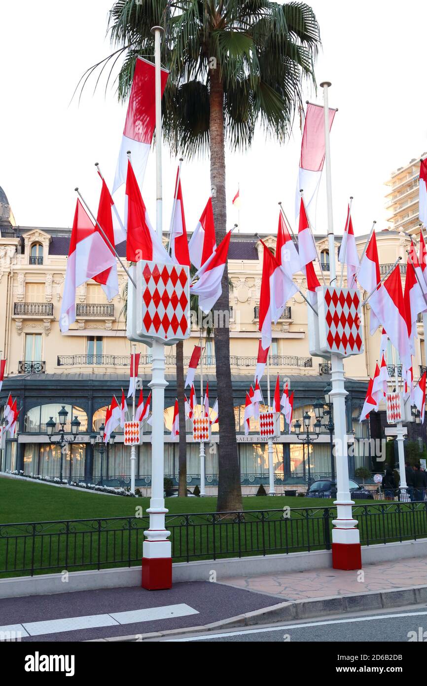 Drapeaux monégasques, place du Casino, place du Casino, Monte Carlo, Monaco Banque D'Images