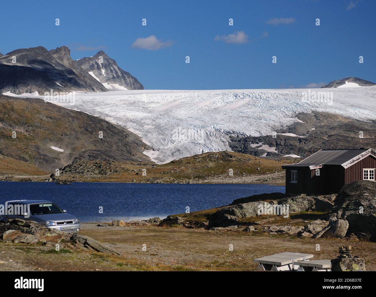 Lacs et glaciers dans le paysage de la Barren des champs de glace Du parc national de Jotunheimen lors D'UNE Sunny journée d'été Banque D'Images