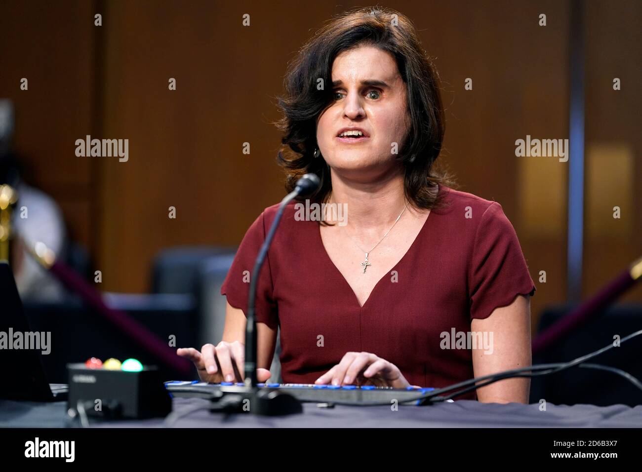 Laura Wolk témoigne lors de l'audience de confirmation de la nomination de la Cour suprême Amy Coney Barrett devant la Commission judiciaire du Sénat à Capitol Hill, à Washington, le jeudi 15 octobre 2020. Crédit : Susan Walsh/Pool via CNP/MediaPunch Banque D'Images