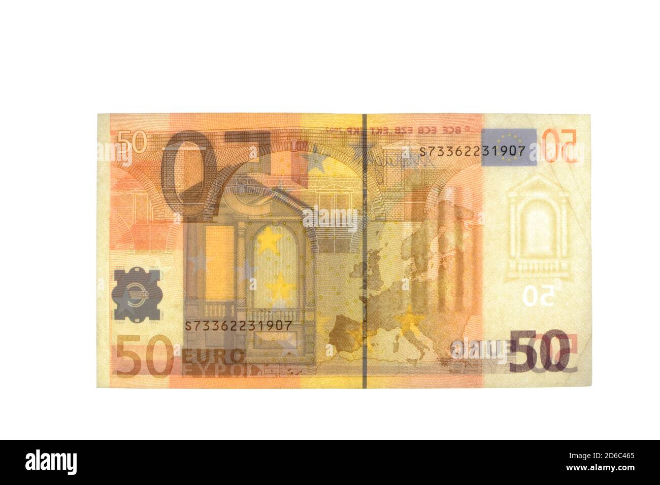 billet de 50 euros vu contre la lumière sur fond blanc.billet de 50 euros sur fond blanc. Banque D'Images