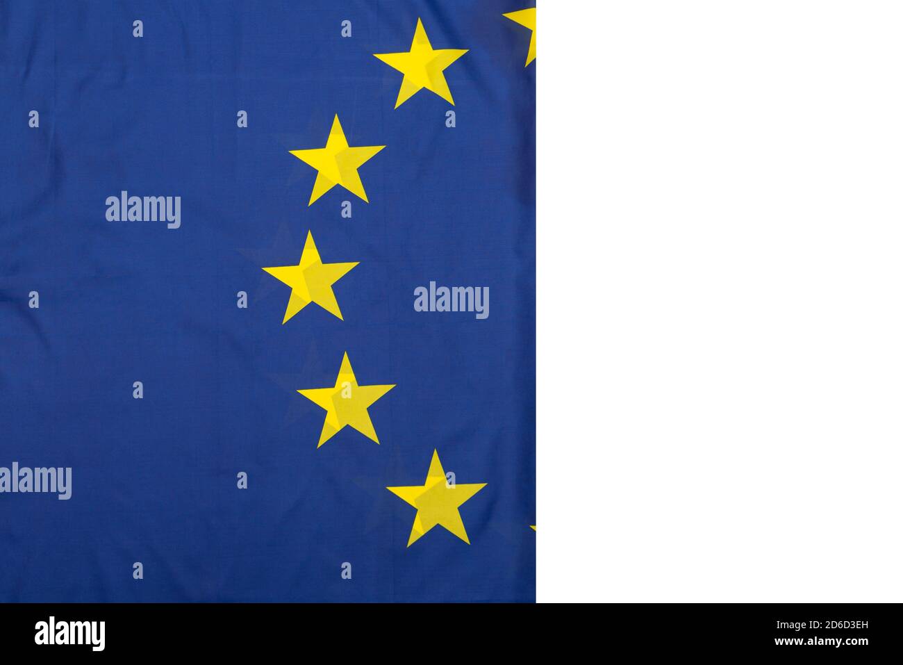 Partie du tissu drapeau de l'UE ou de l'Union européenne isolée sur blanc Banque D'Images