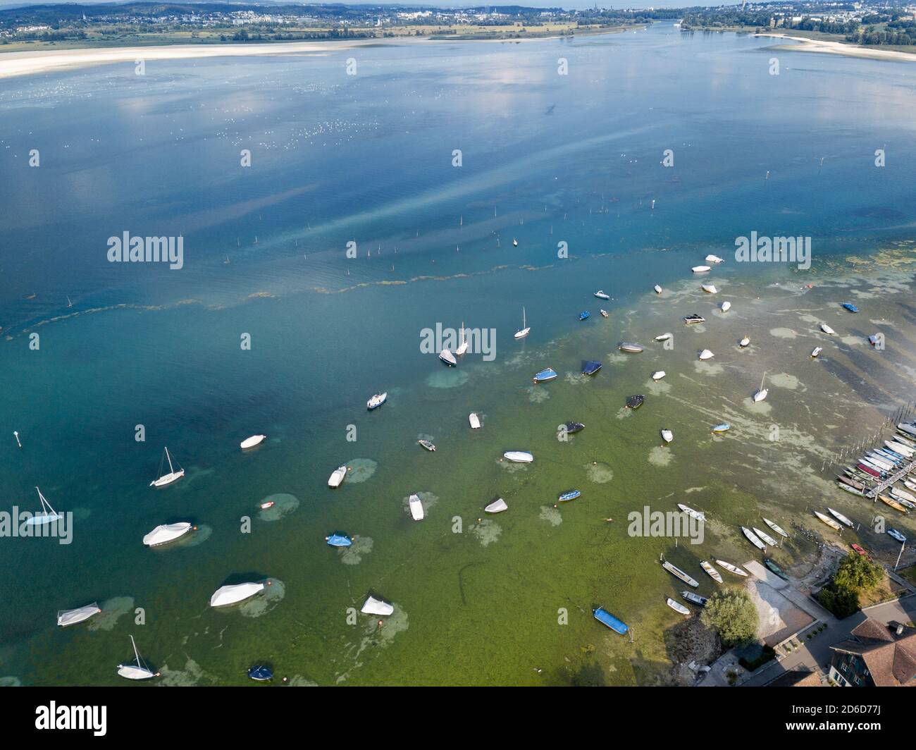 Image aérienne par drone du lac de Constance à l'été 2018, qui a le moins de précipitations en Europe depuis 150 ans. Banque D'Images