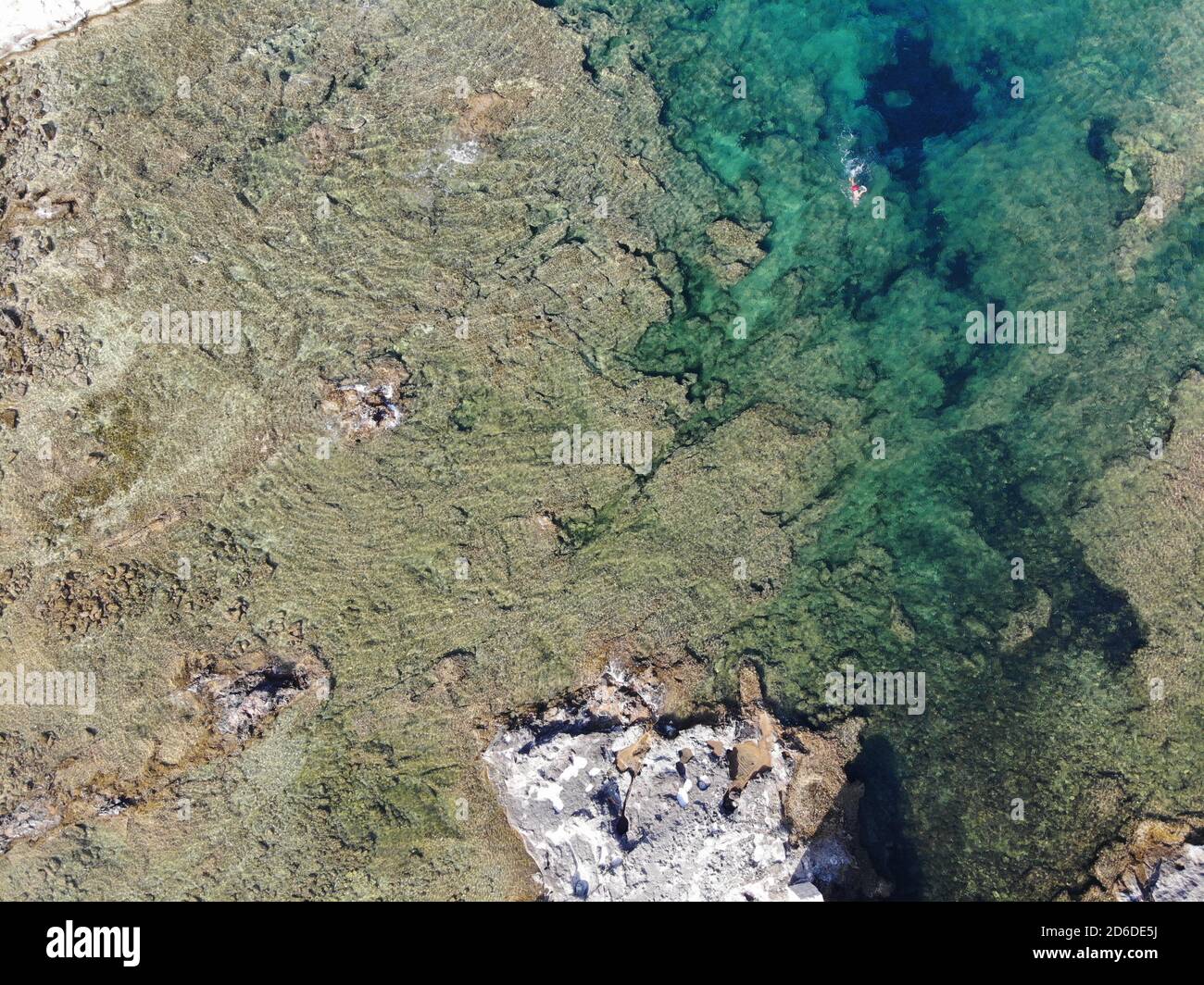 Photo de drone regardant directement sur la baie St Georges, Malte Banque D'Images