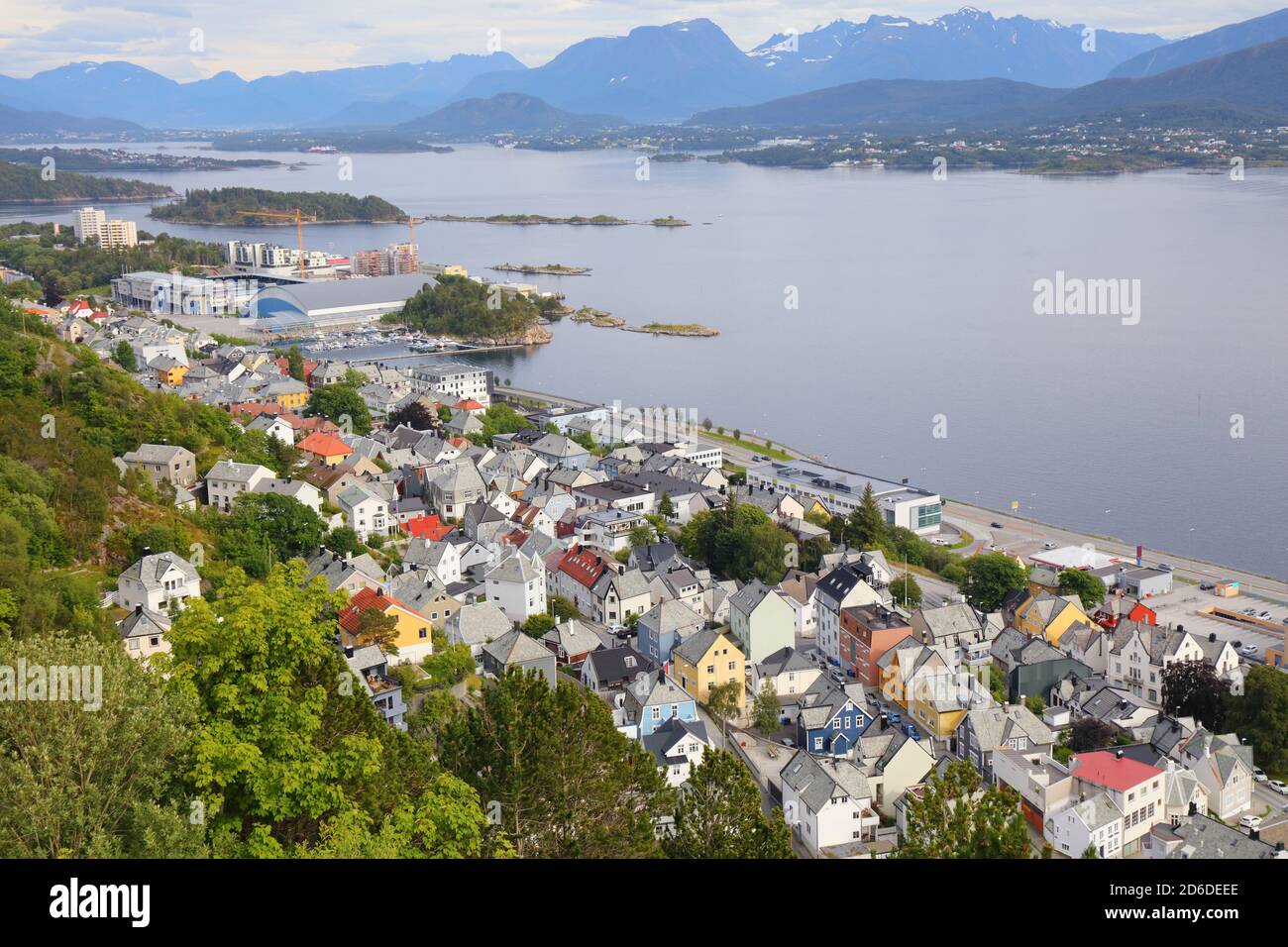 Alesund, Norvège. Vue aérienne depuis la montagne Aksla. Banque D'Images