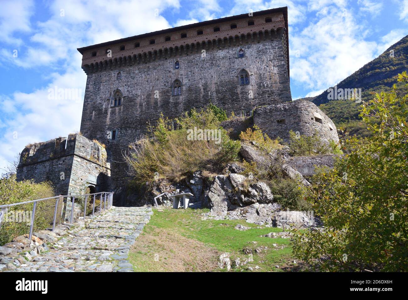 Verres, Vallée d'Aoste, Italie. L'ancien château de Verres Photo Stock -  Alamy